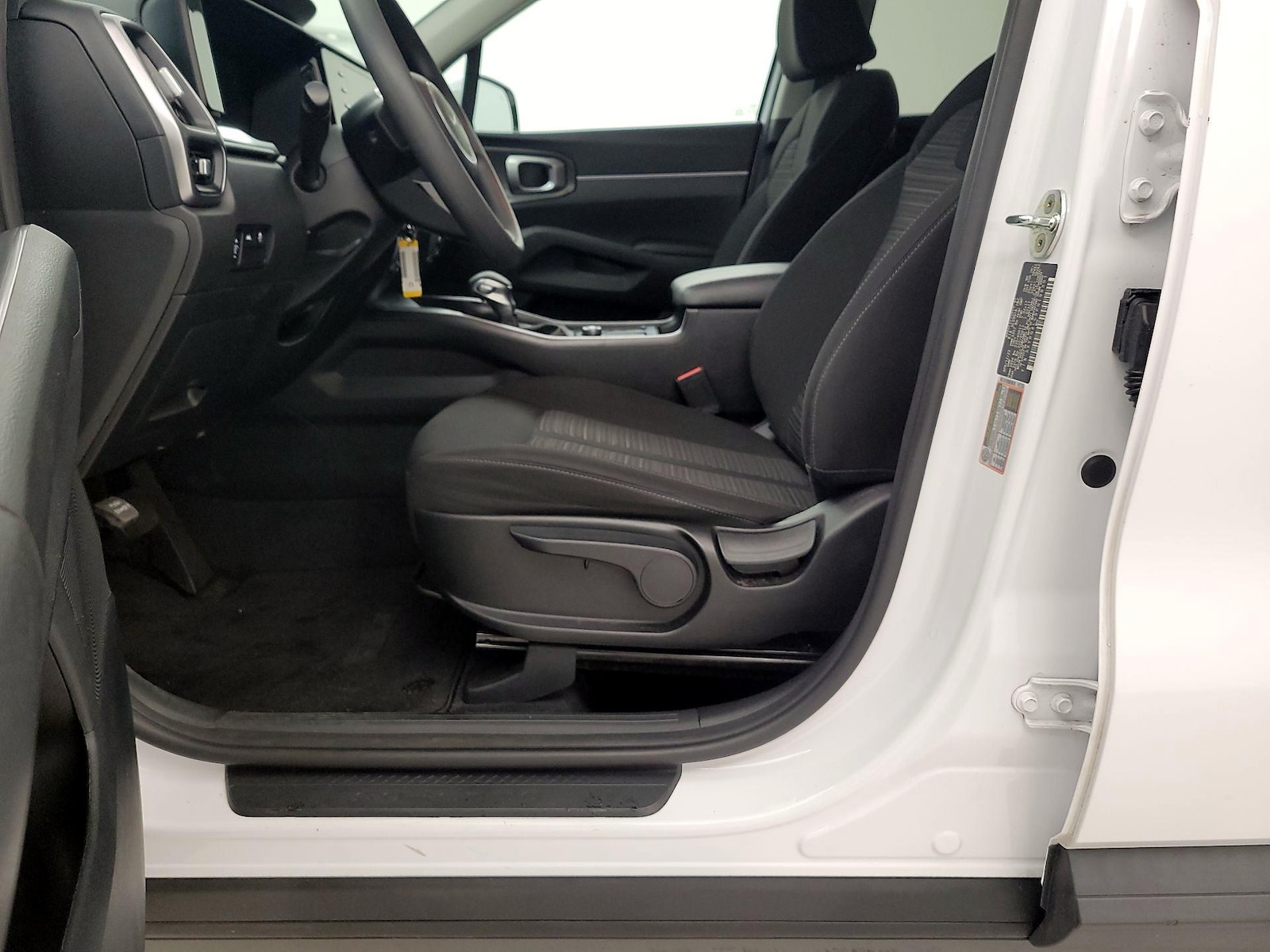 2023 Kia Sorento LX - Photo 12