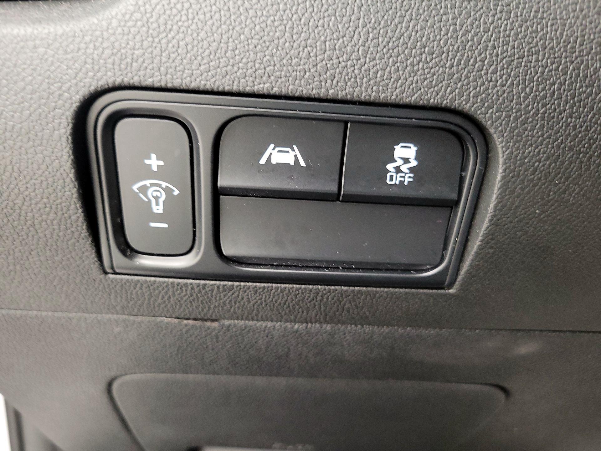 Thumbnail: 2023 Kia Sorento - 13