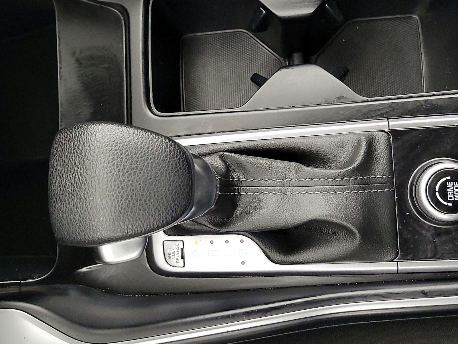 2023 Kia Sorento LX - Photo 18