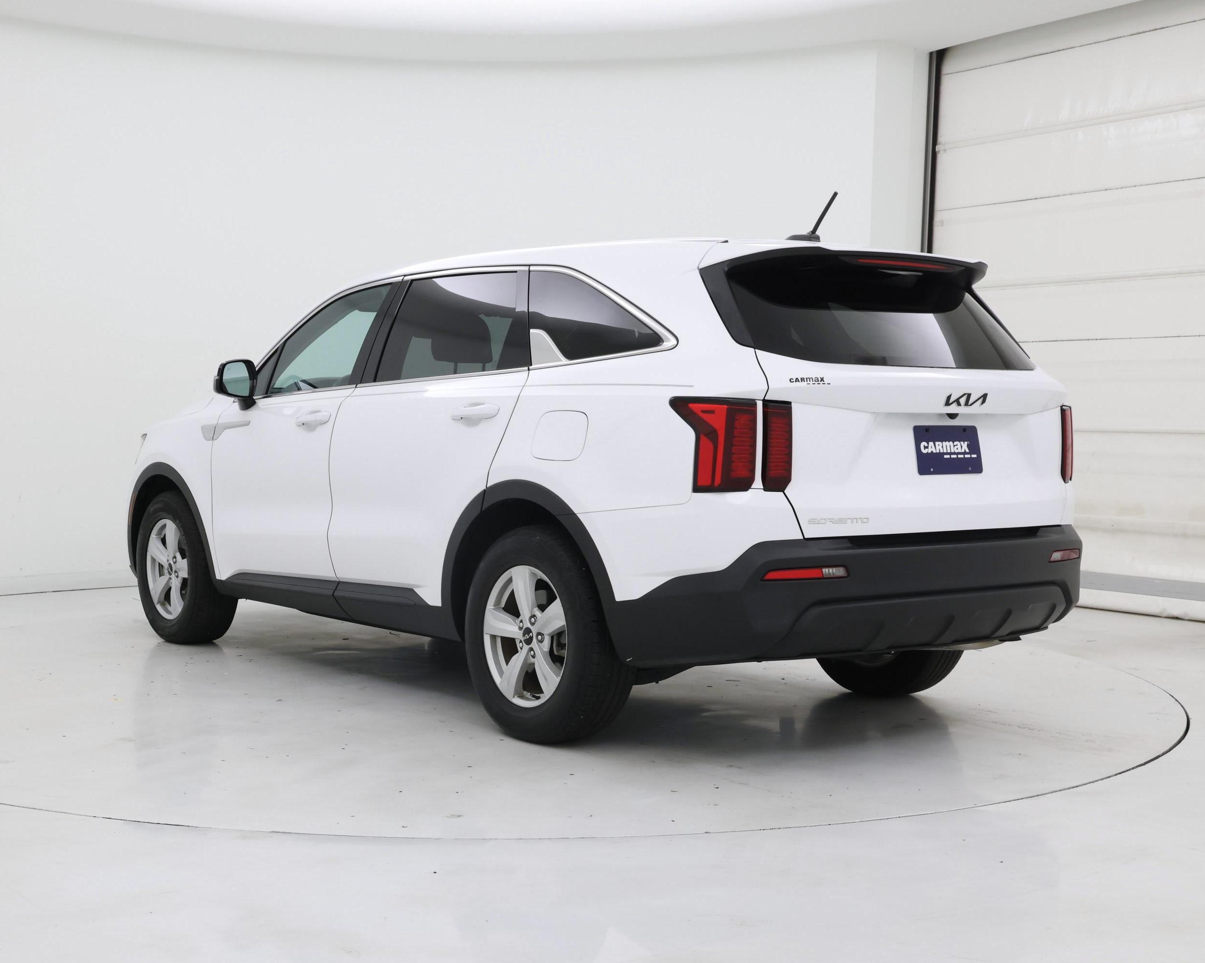 Thumbnail: 2023 Kia Sorento - 2