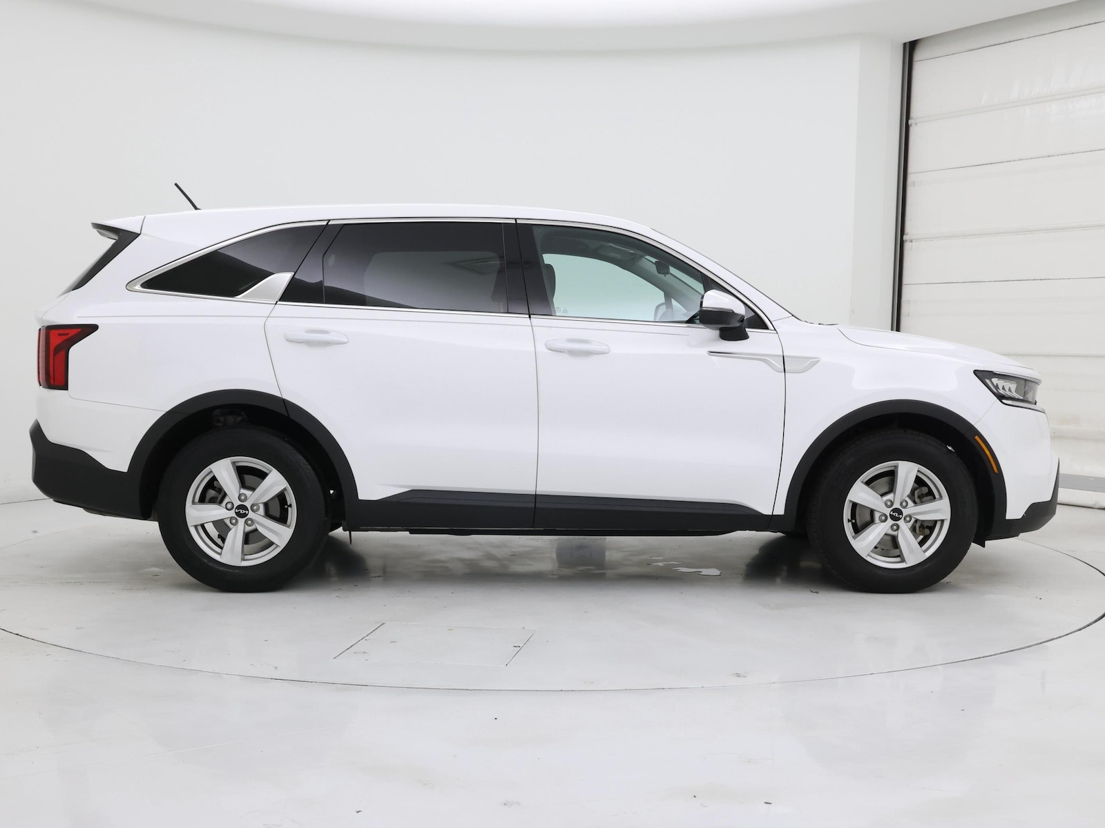 2023 Kia Sorento LX - Photo 8