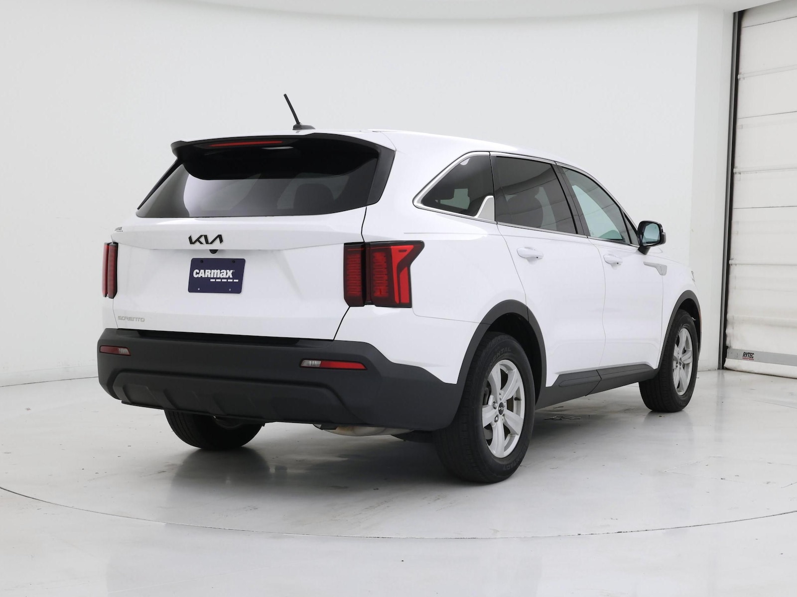 2023 Kia Sorento LX - Photo 9