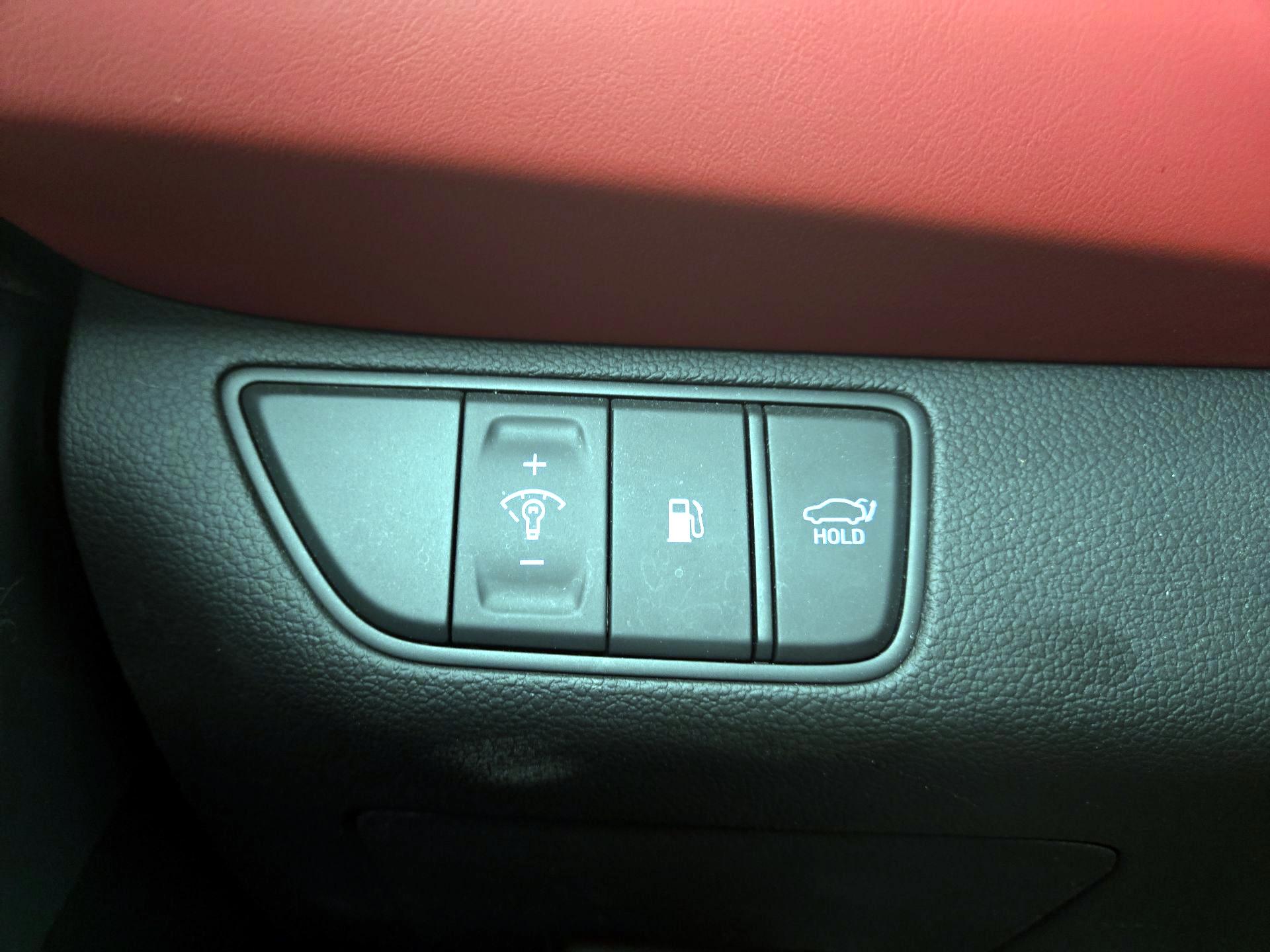 Thumbnail: 2023 Genesis G70 - 13