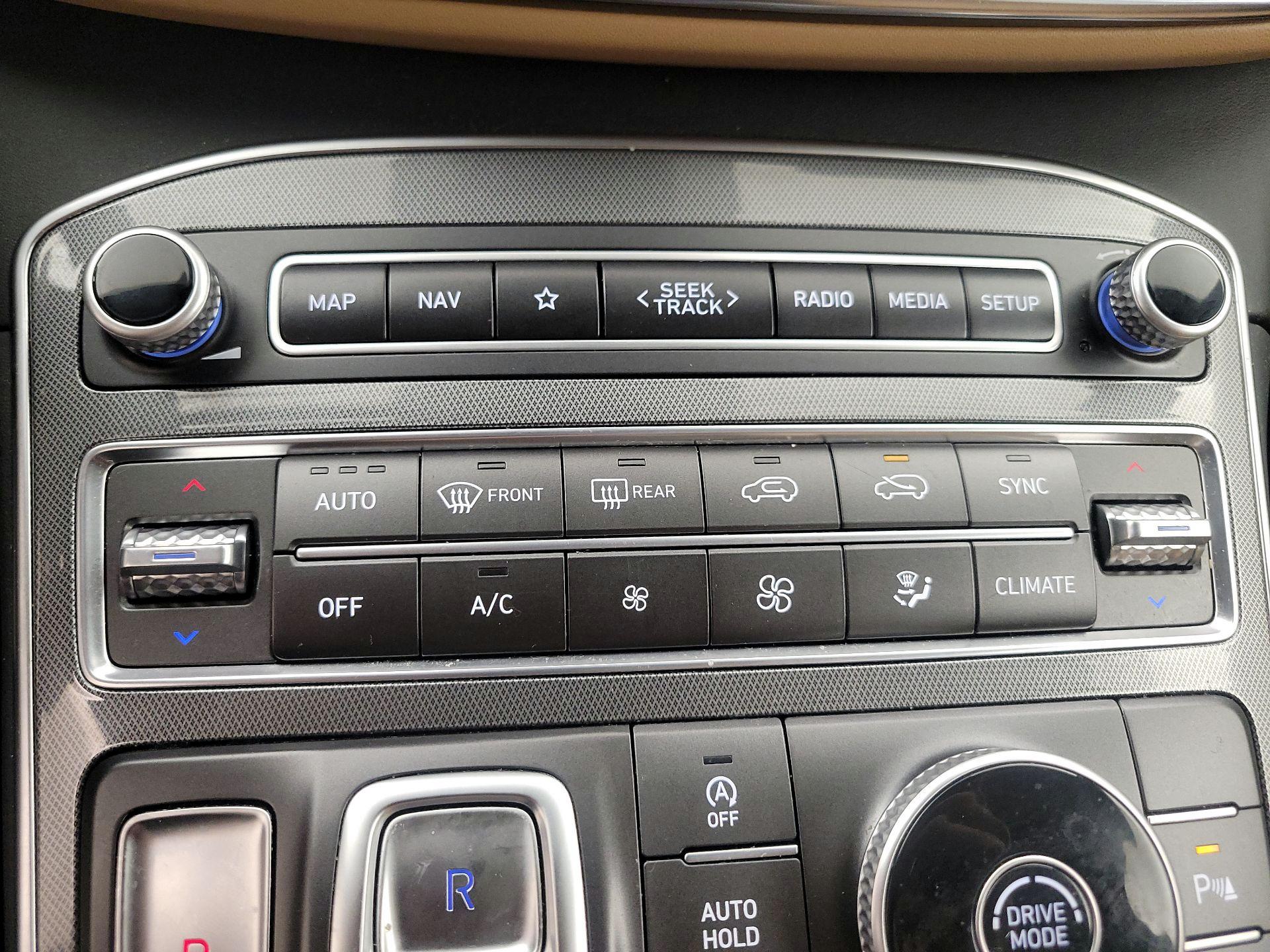 Thumbnail: 2023 Hyundai Santa Fe - 16