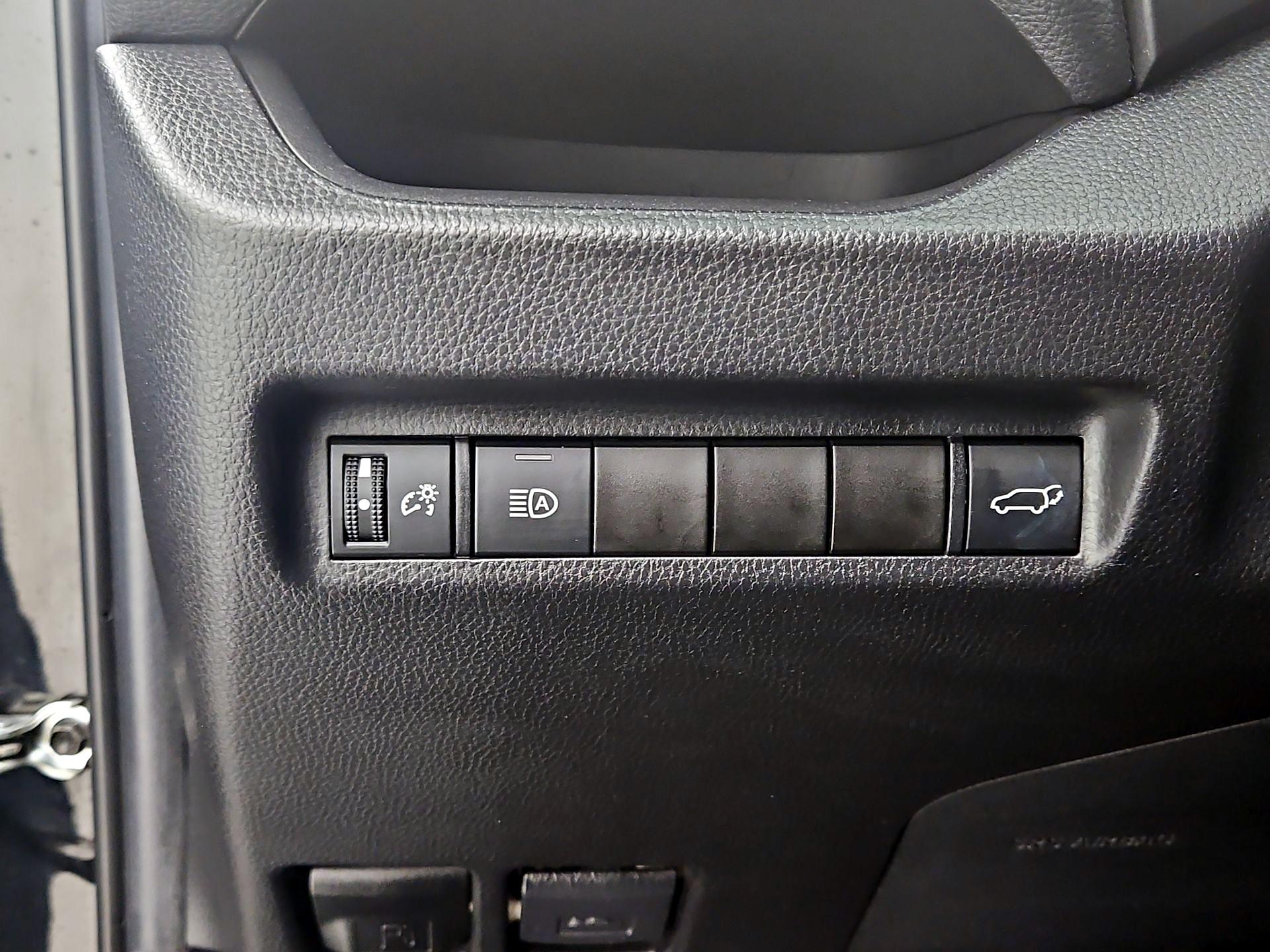 Thumbnail: 2022 Toyota RAV4 - 13