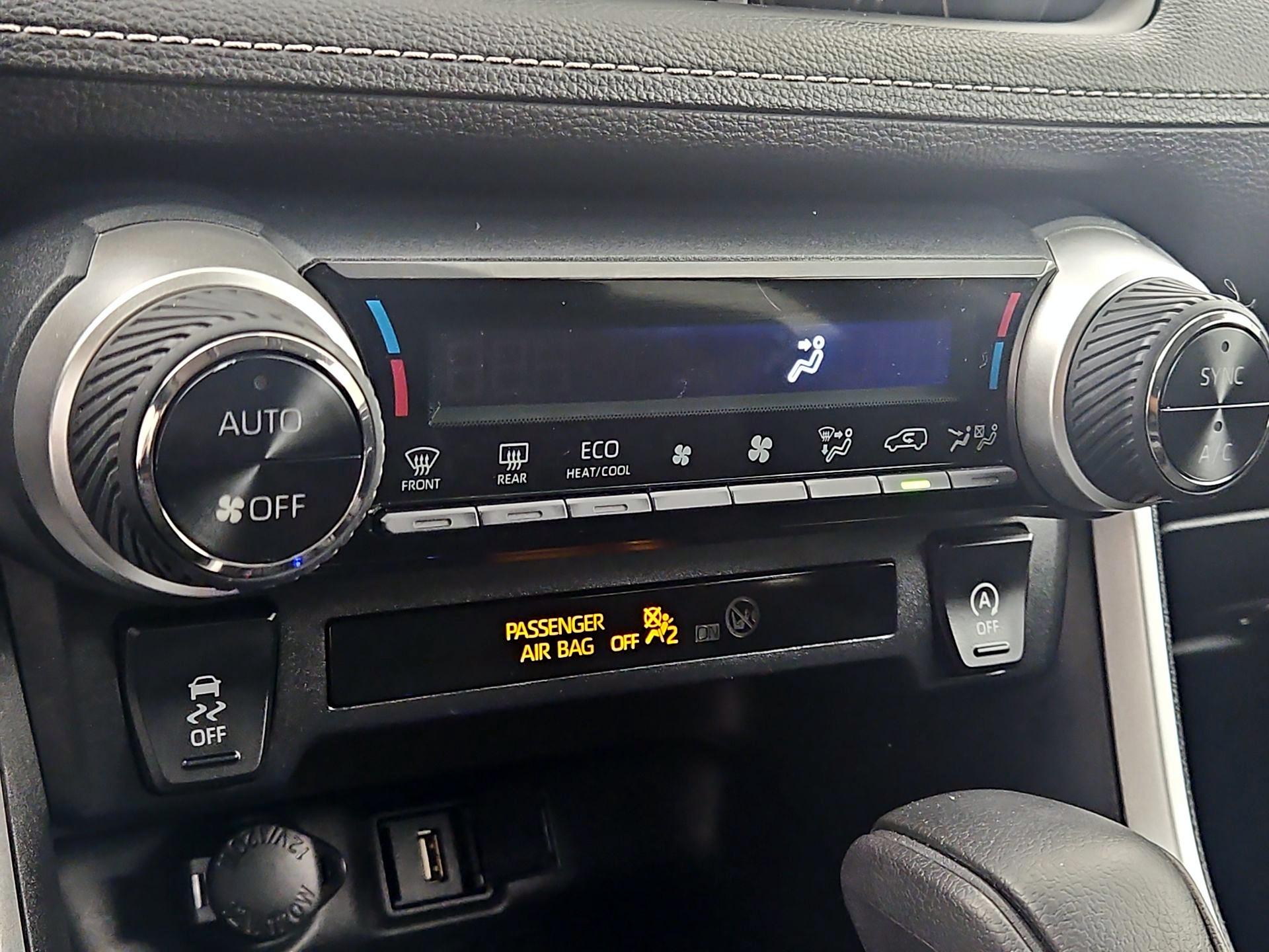 Thumbnail: 2022 Toyota RAV4 - 16