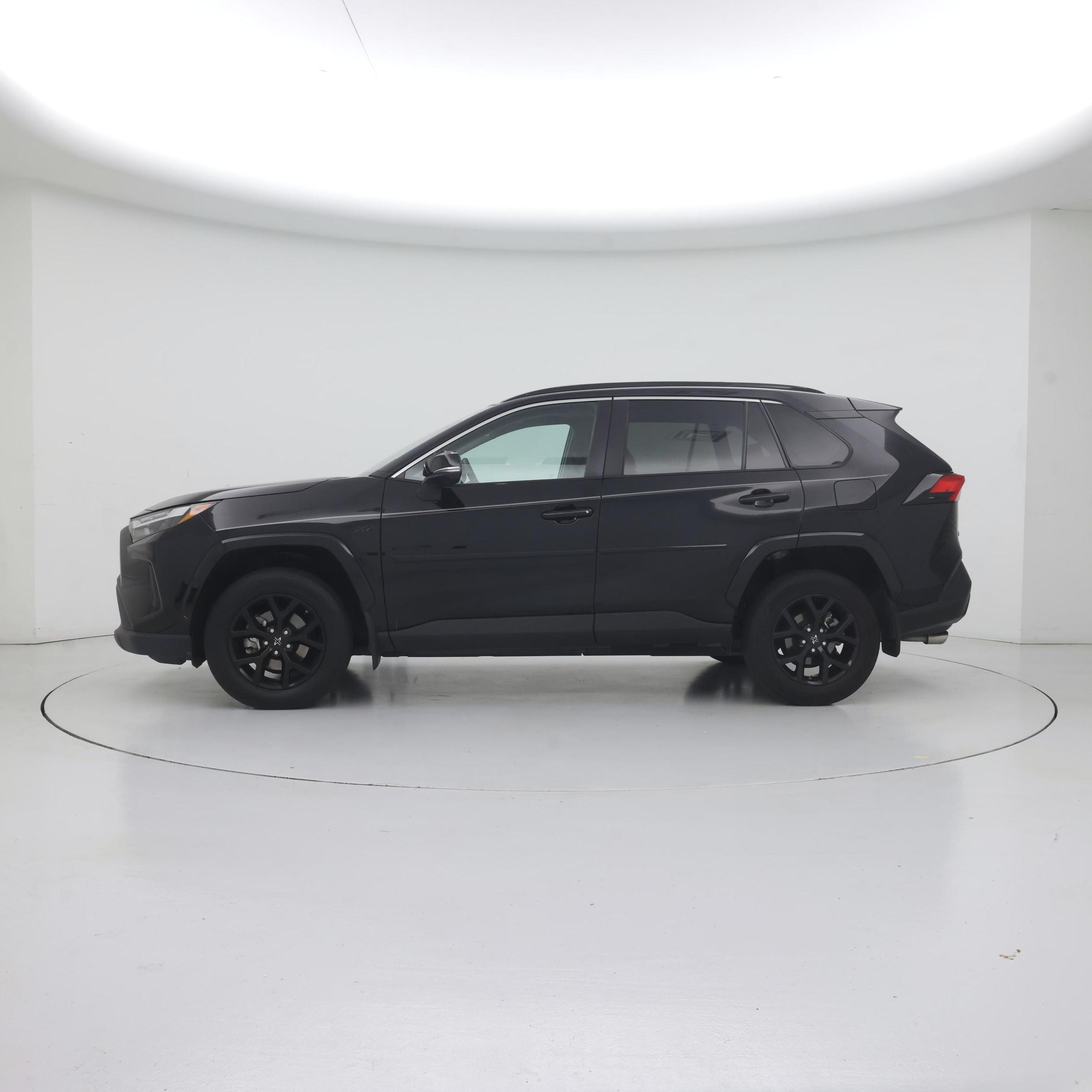 Thumbnail: 2022 Toyota RAV4 - 3