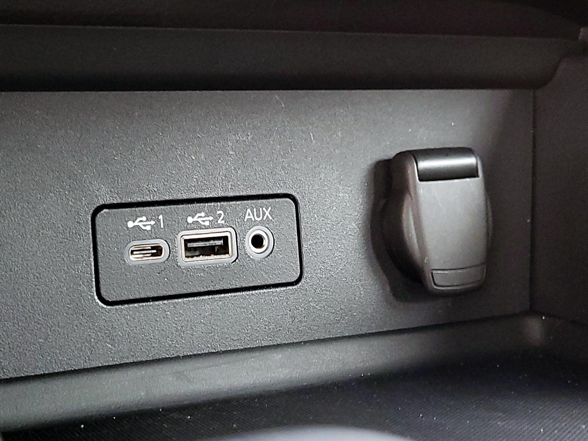 Thumbnail: 2022 Nissan Sentra - 18