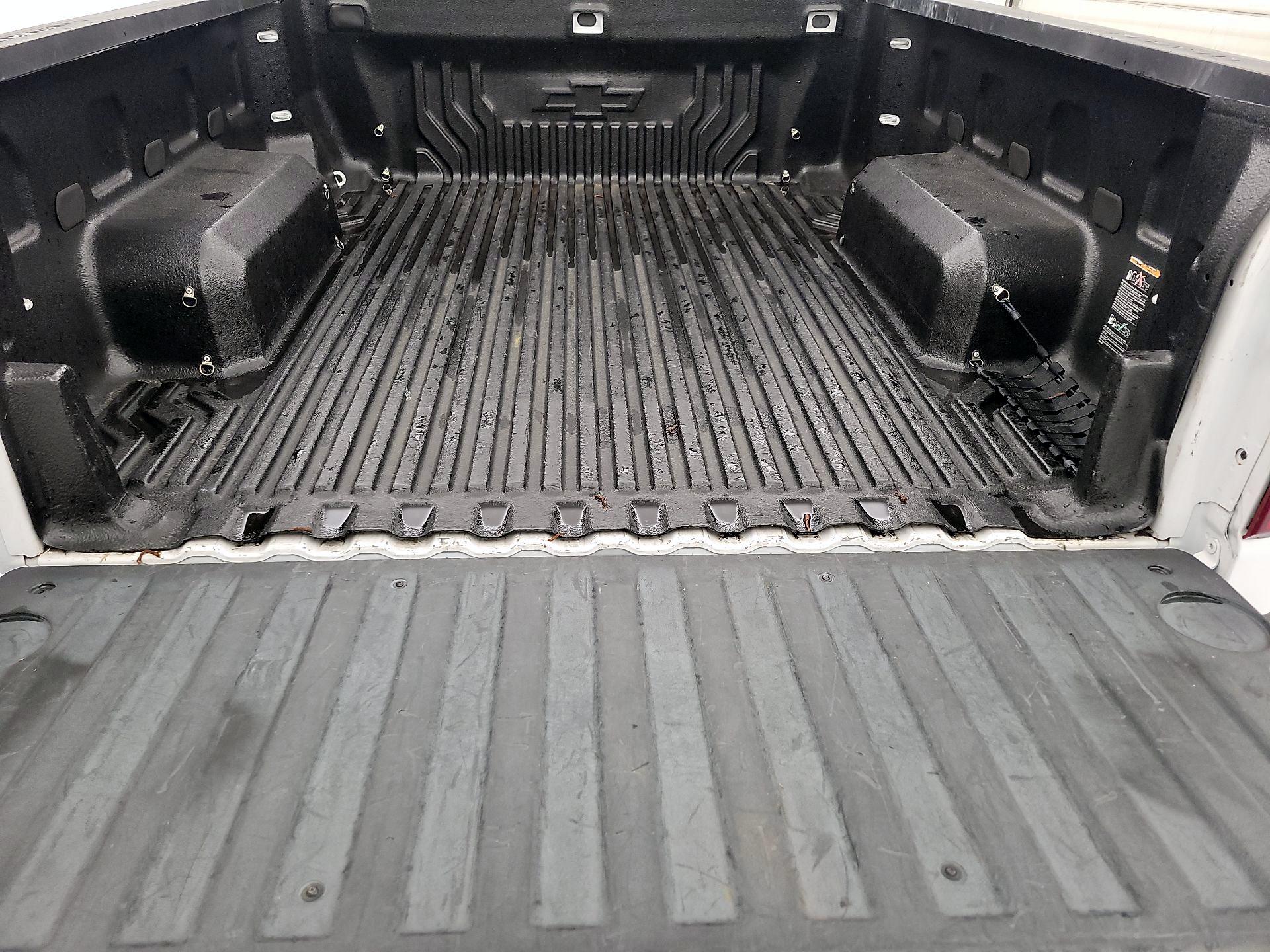 Thumbnail: 2022 Chevrolet Silverado 1500 - 16