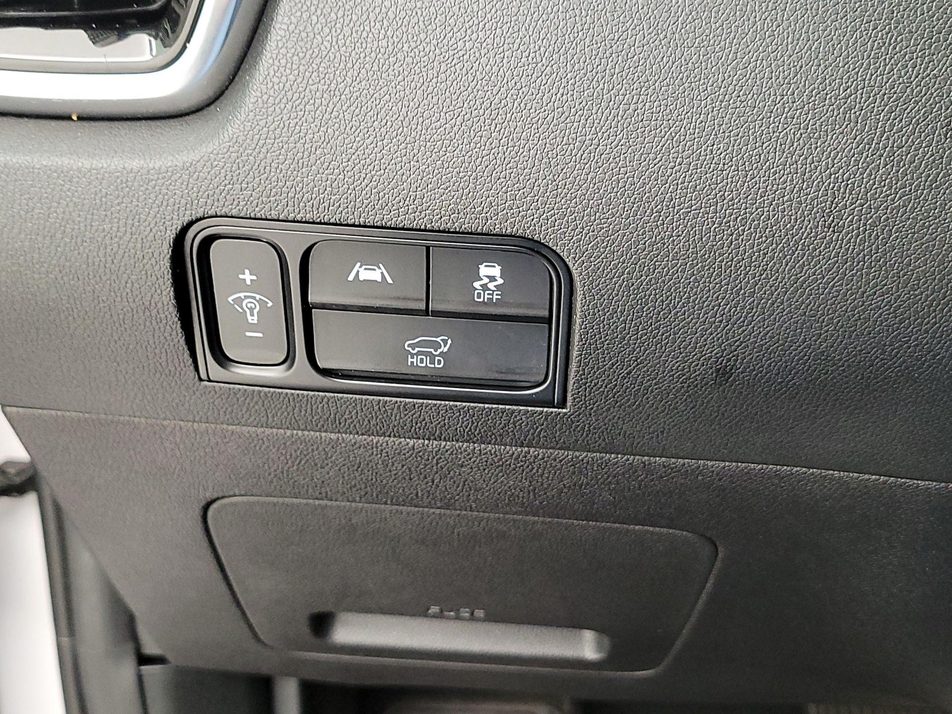 Thumbnail: 2023 Kia Sorento - 13