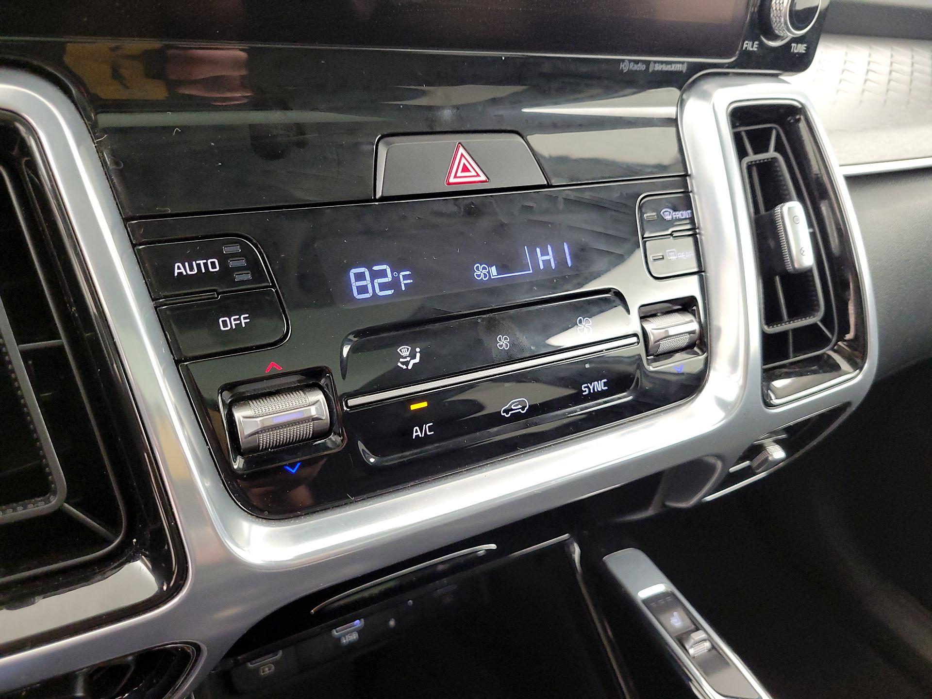 Thumbnail: 2023 Kia Sorento - 17