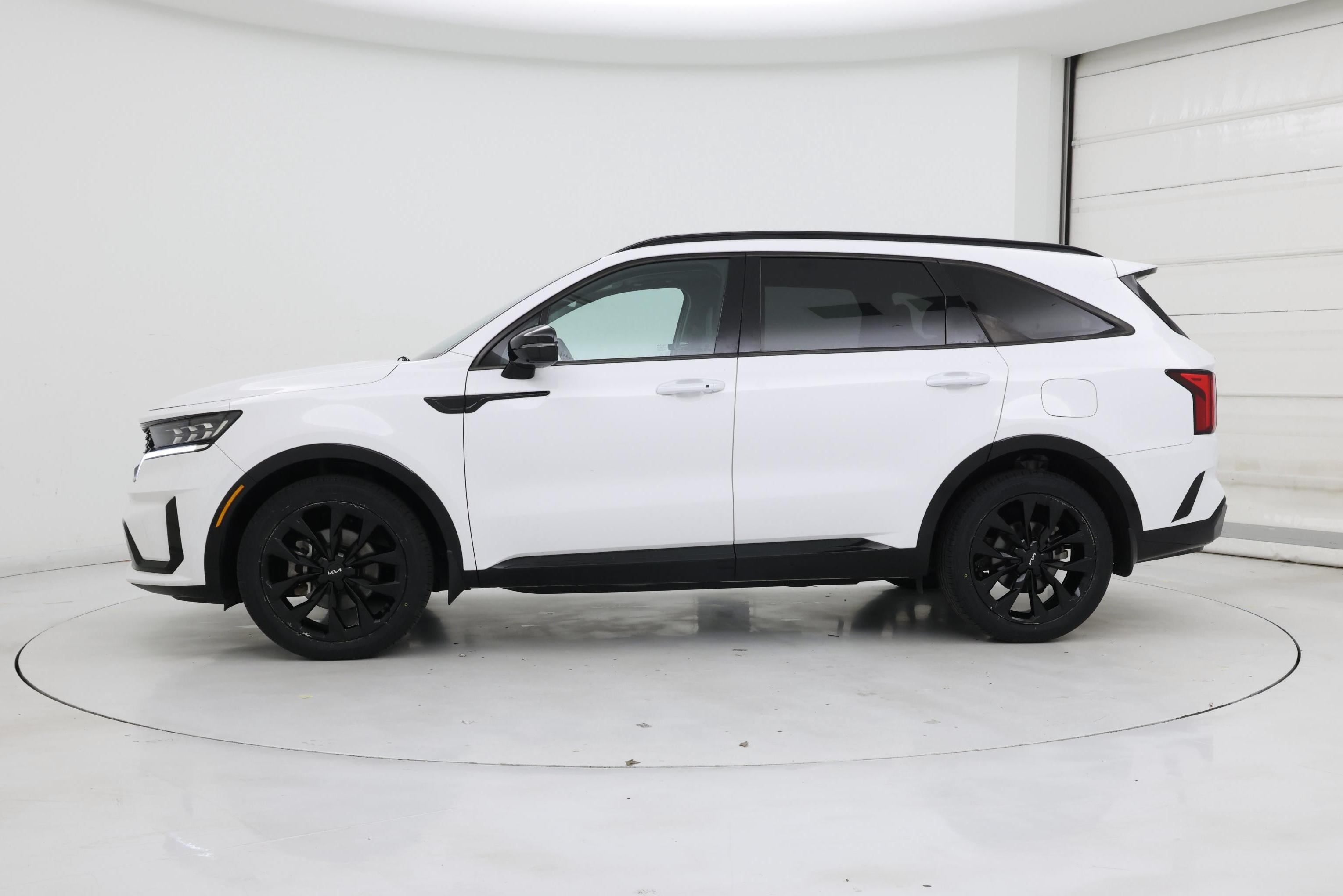 Thumbnail: 2023 Kia Sorento - 3