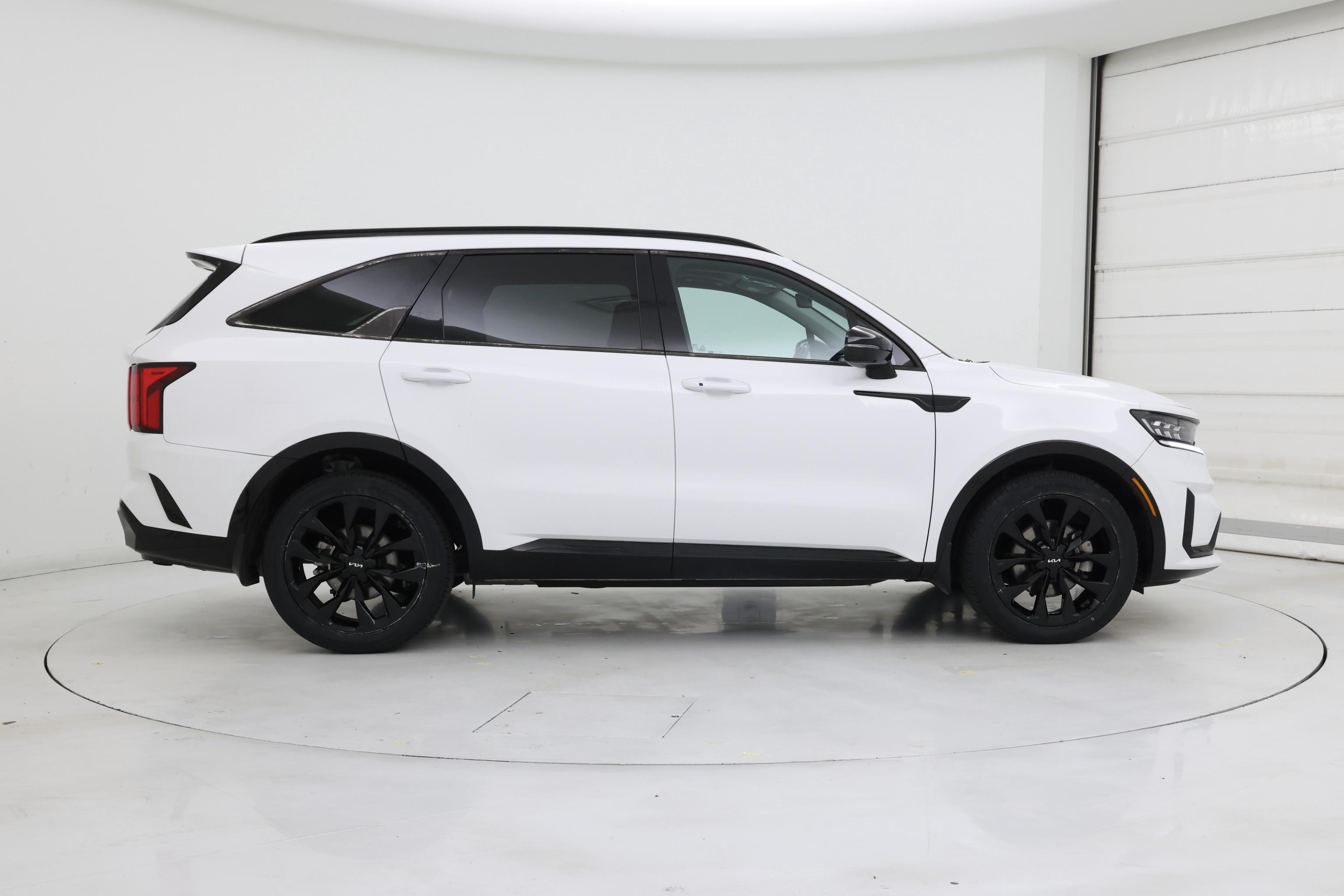 Thumbnail: 2023 Kia Sorento - 7