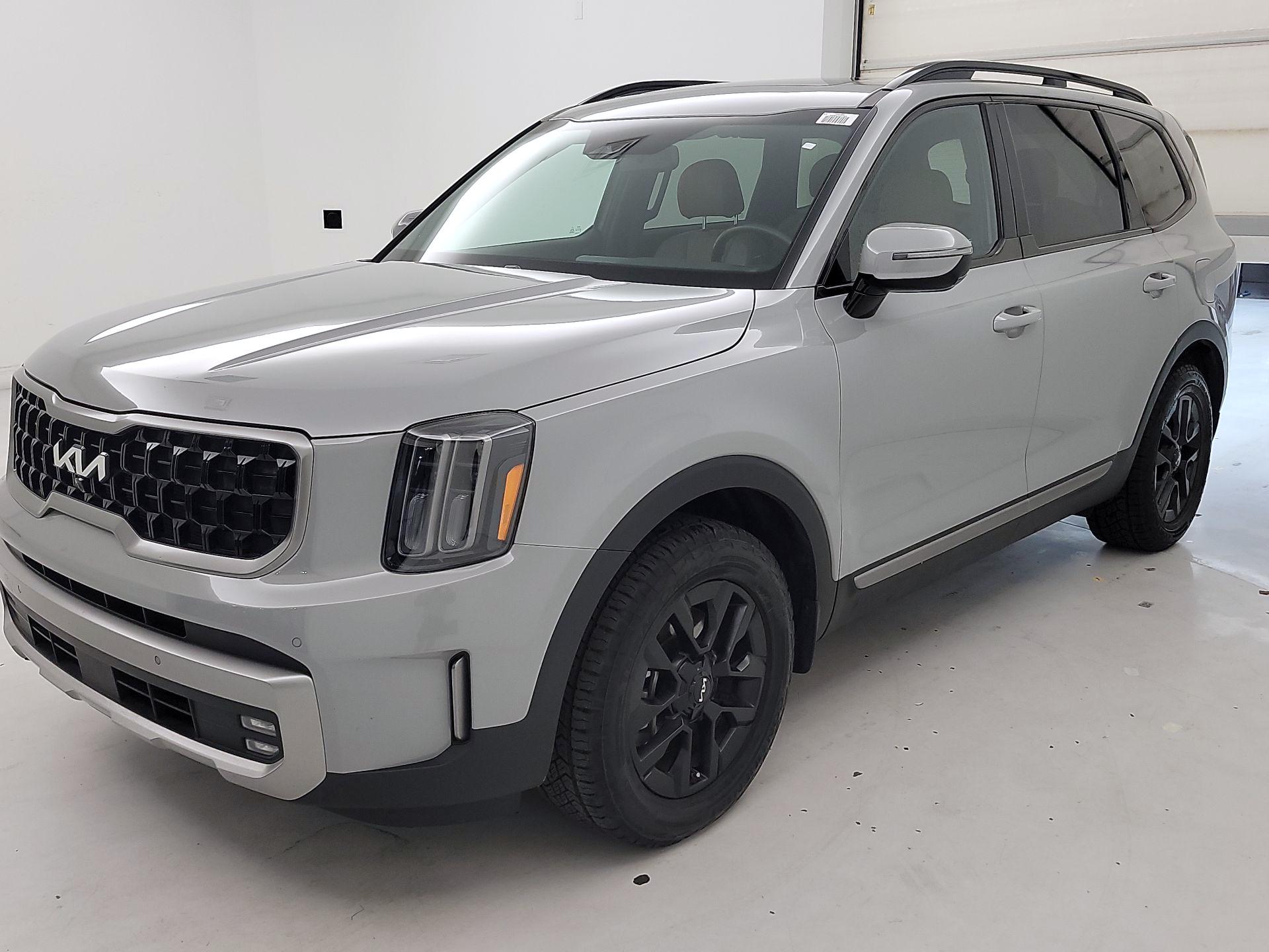 Thumbnail: 2023 Kia Telluride - 3