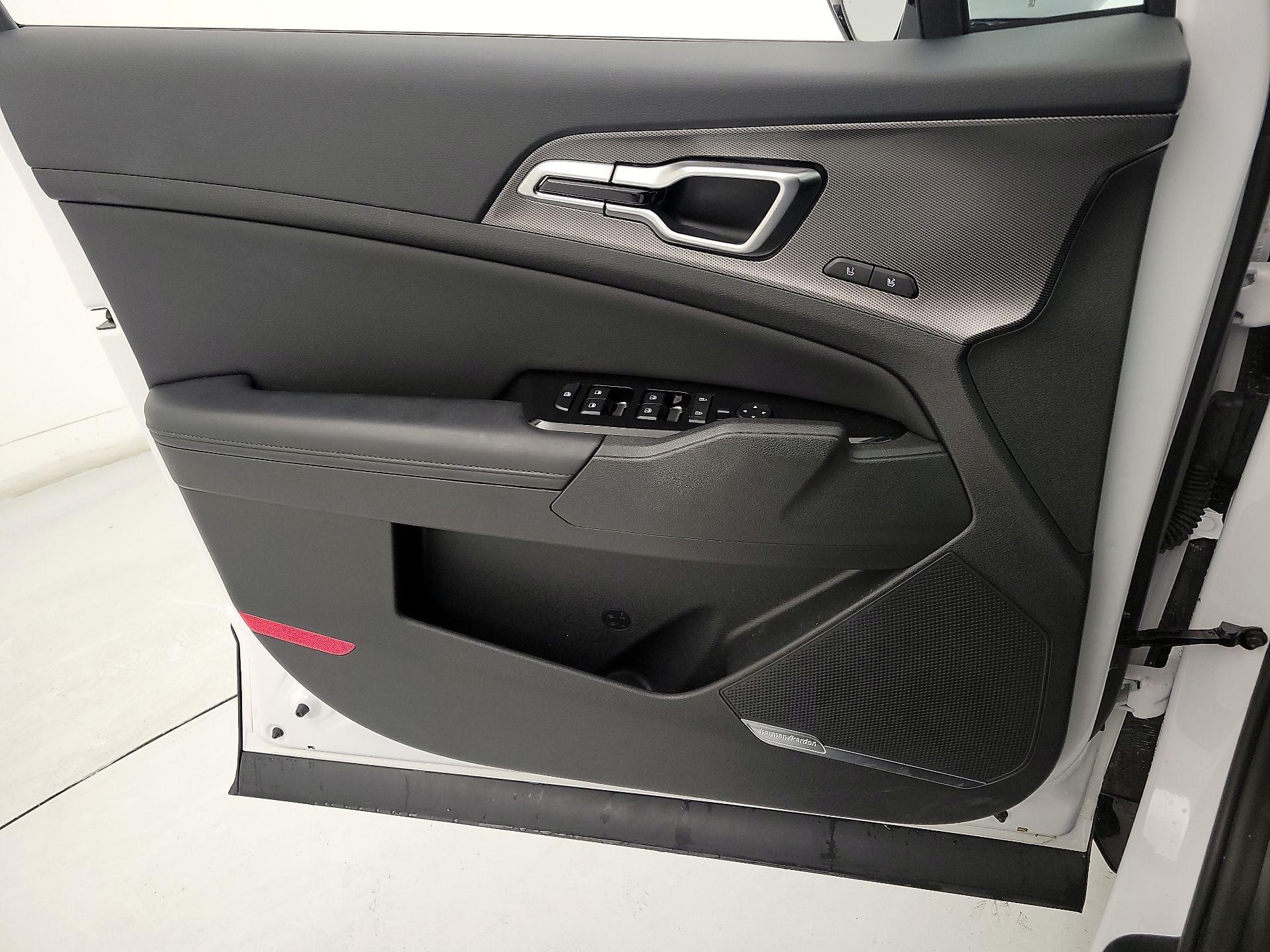 Thumbnail: 2023 Kia Sportage - 12