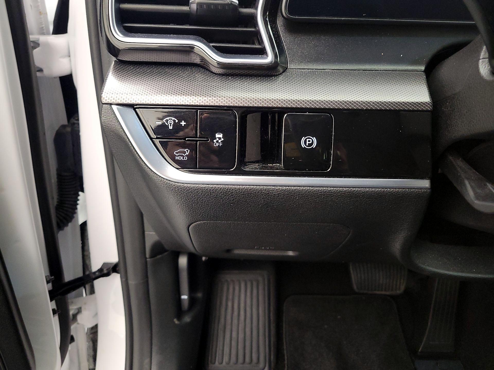 Thumbnail: 2023 Kia Sportage - 13