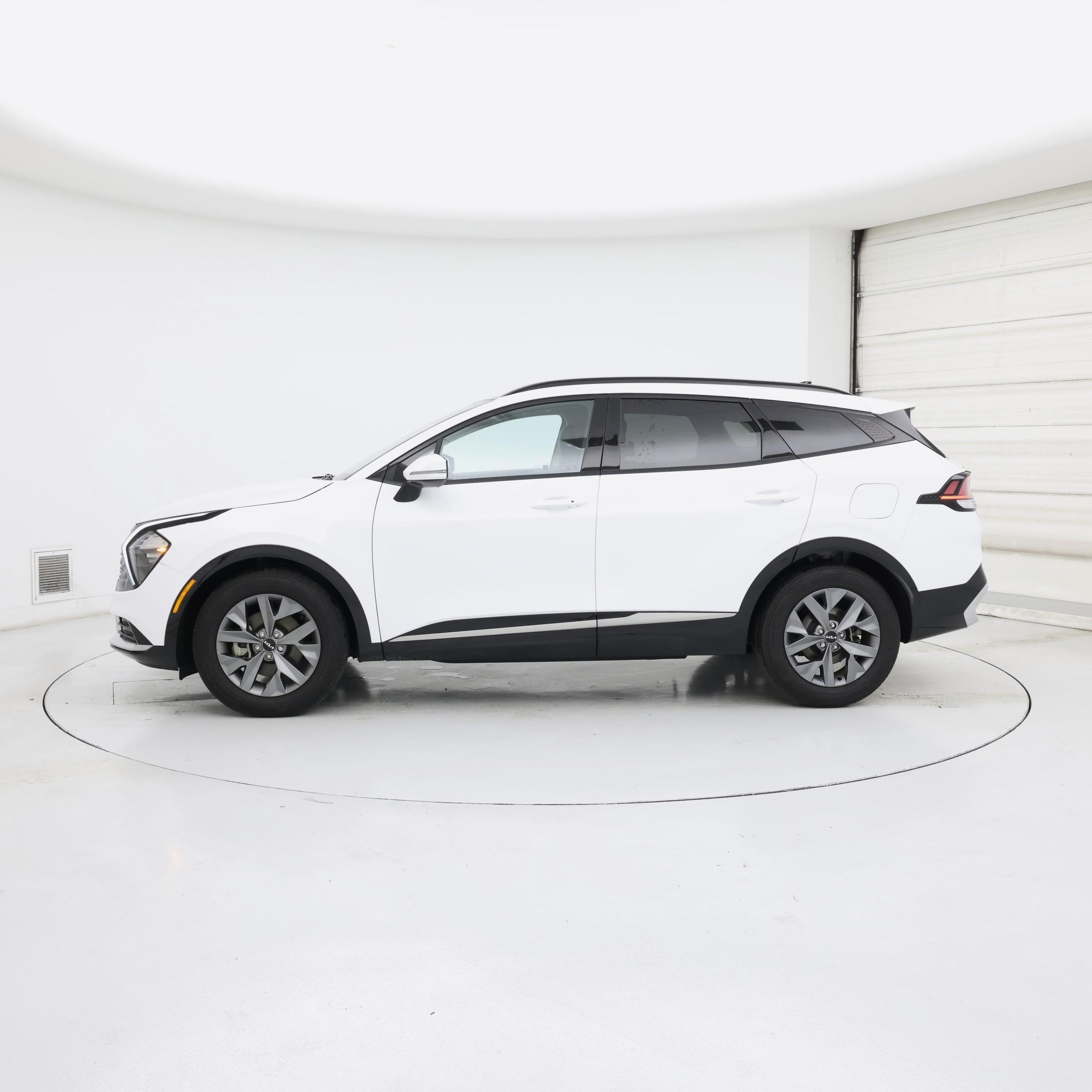 Thumbnail: 2023 Kia Sportage - 3