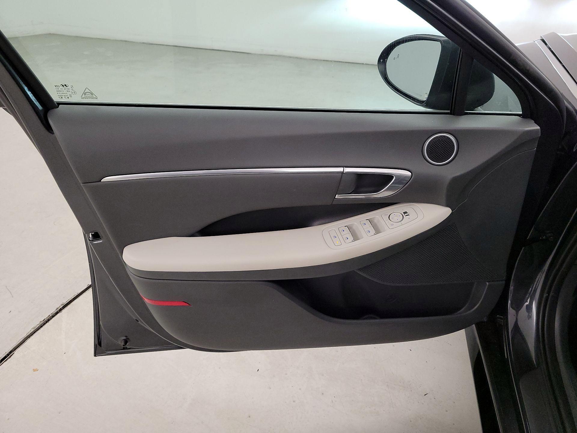 Thumbnail: 2023 Hyundai Sonata - 12