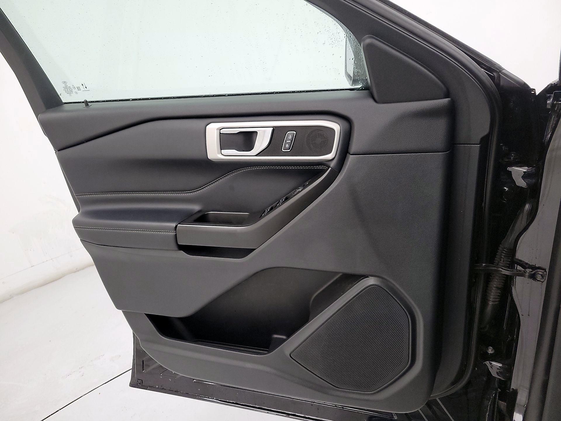 Thumbnail: 2020 Ford Explorer - 12