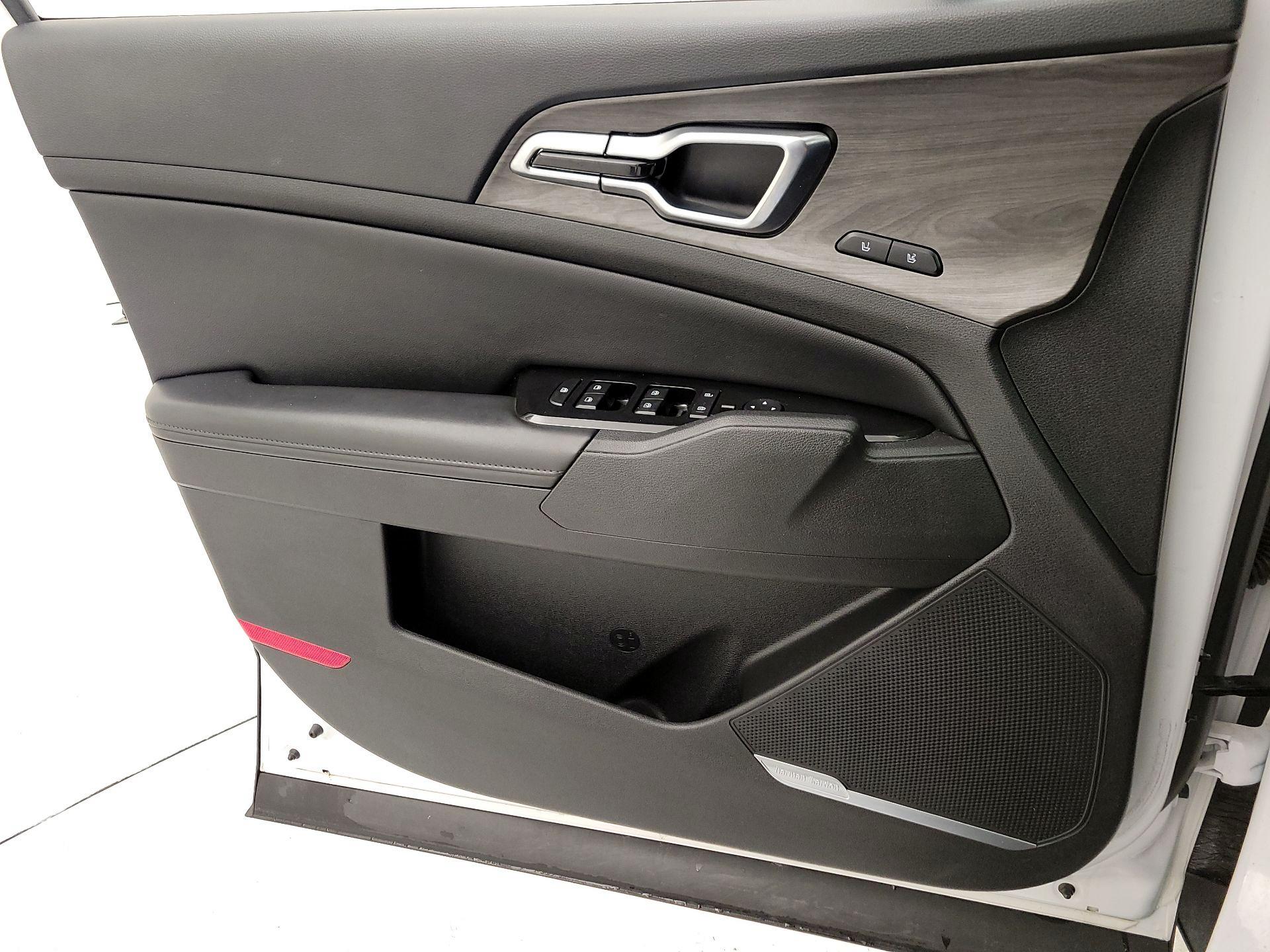 Thumbnail: 2023 Kia Sportage - 12