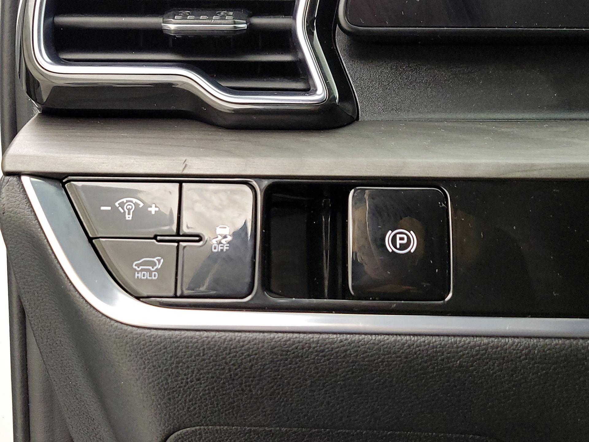 Thumbnail: 2023 Kia Sportage - 13