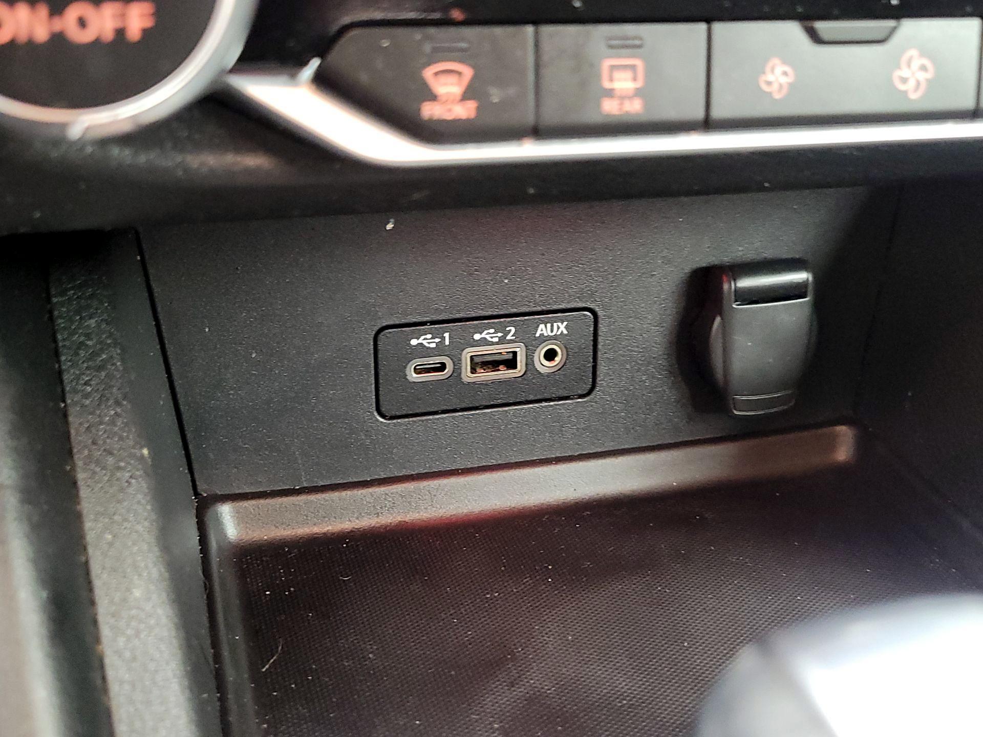 Thumbnail: 2021 Nissan Sentra - 18