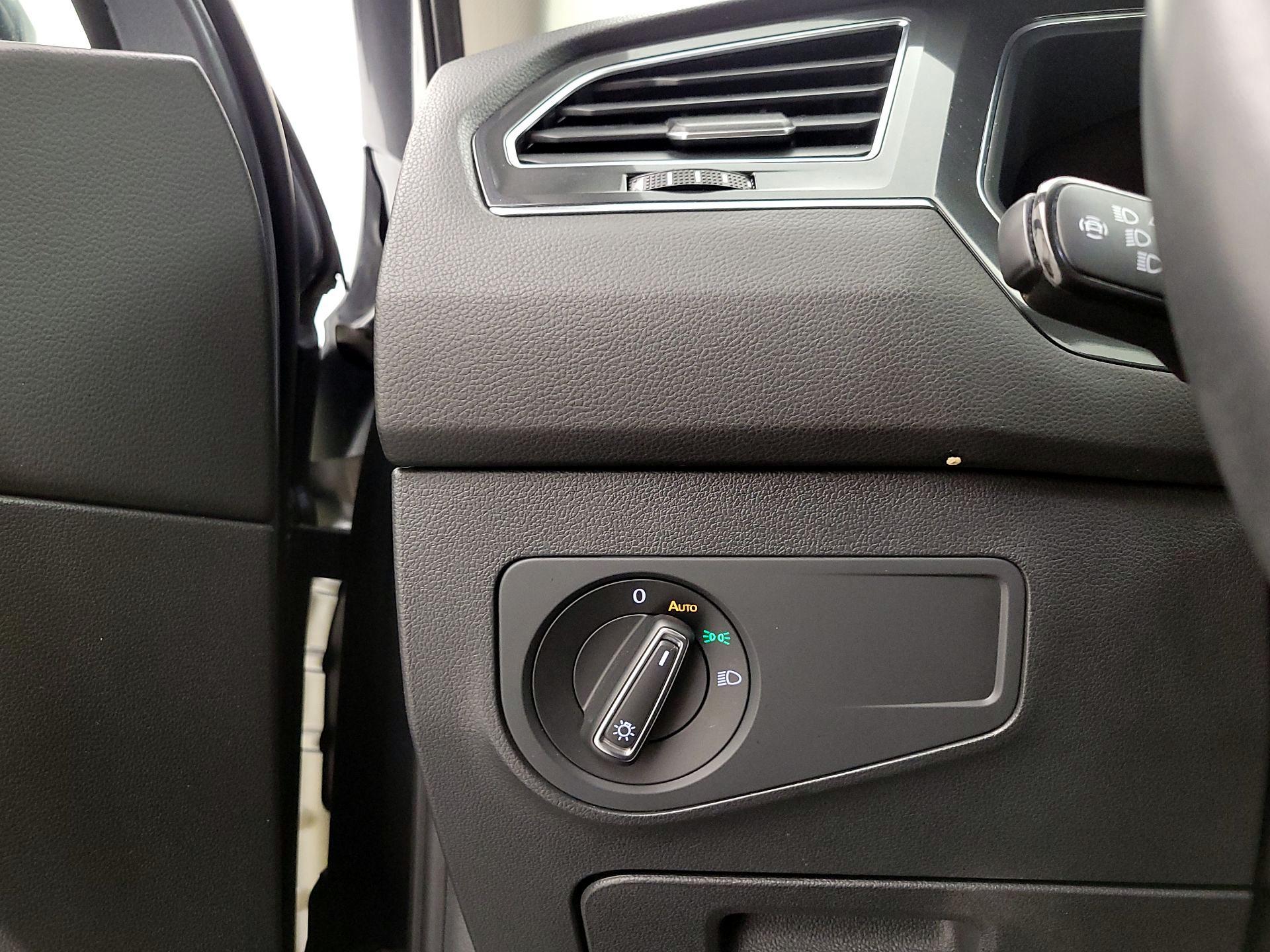 Thumbnail: 2022 Volkswagen Tiguan - 13