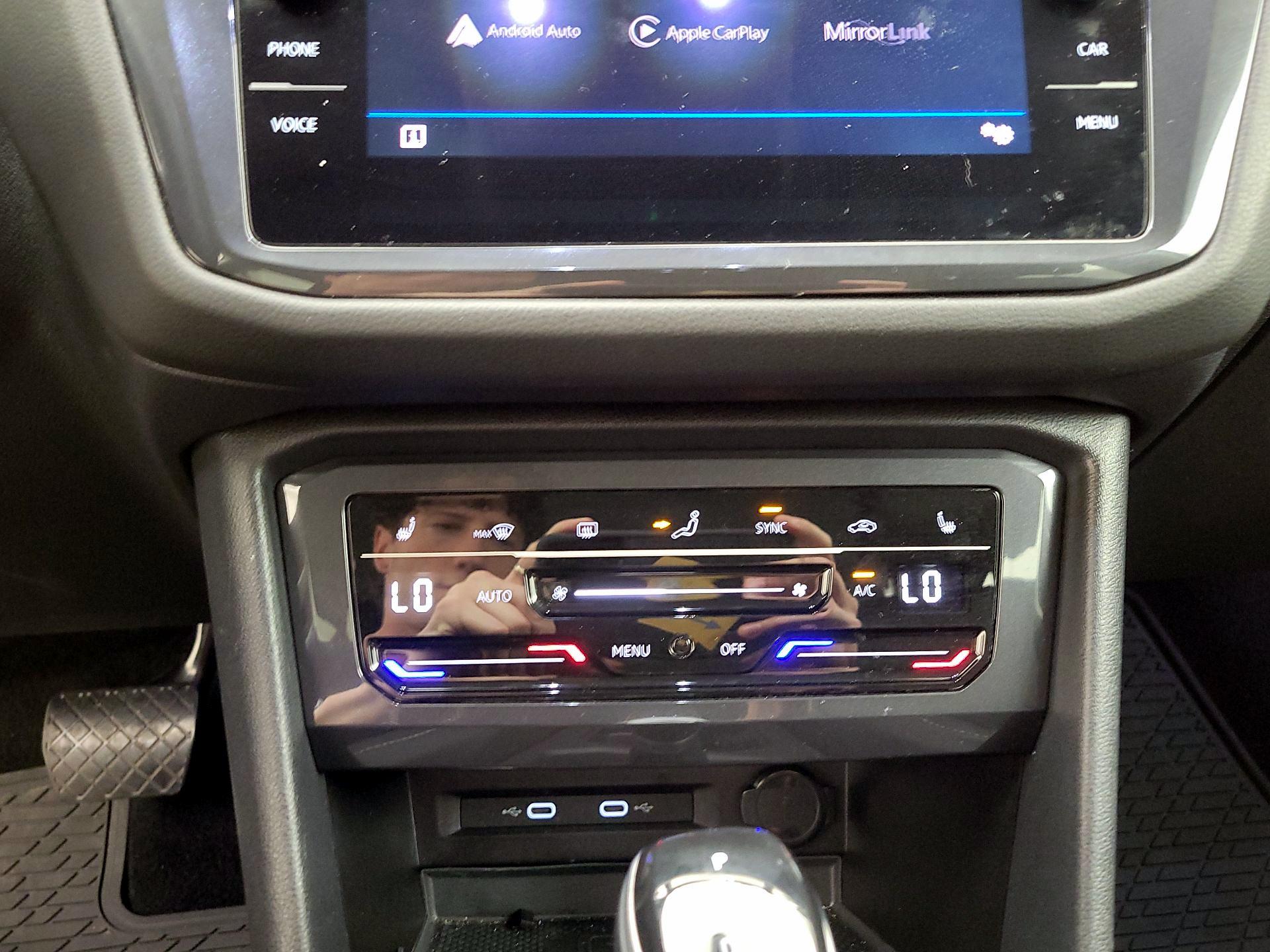 Thumbnail: 2022 Volkswagen Tiguan - 16