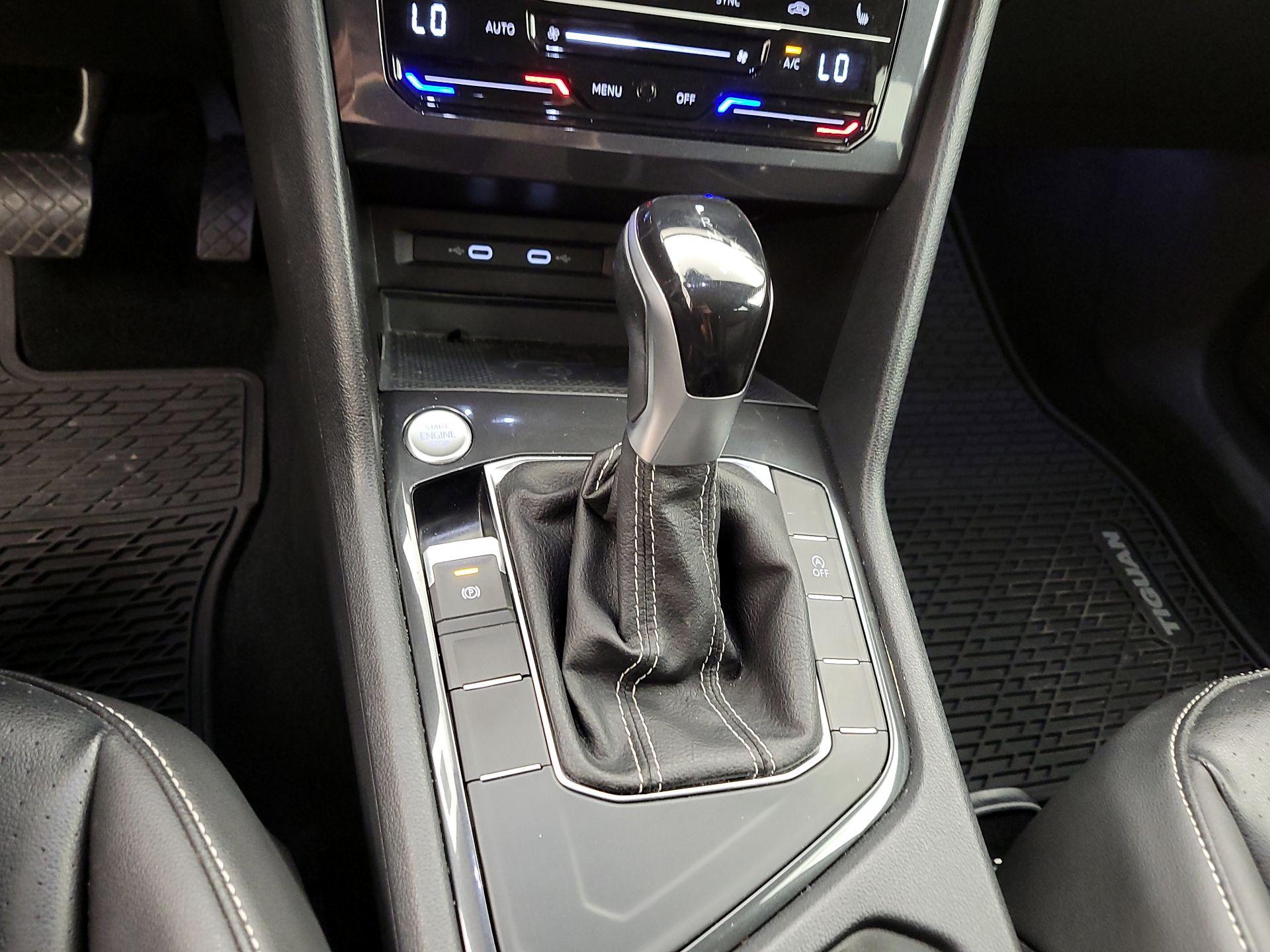 Thumbnail: 2022 Volkswagen Tiguan - 17