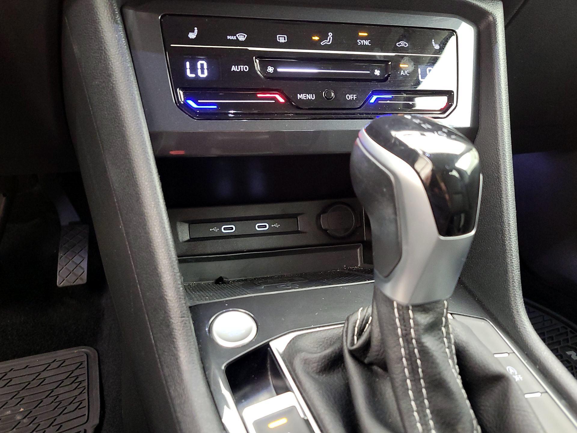 Thumbnail: 2022 Volkswagen Tiguan - 18