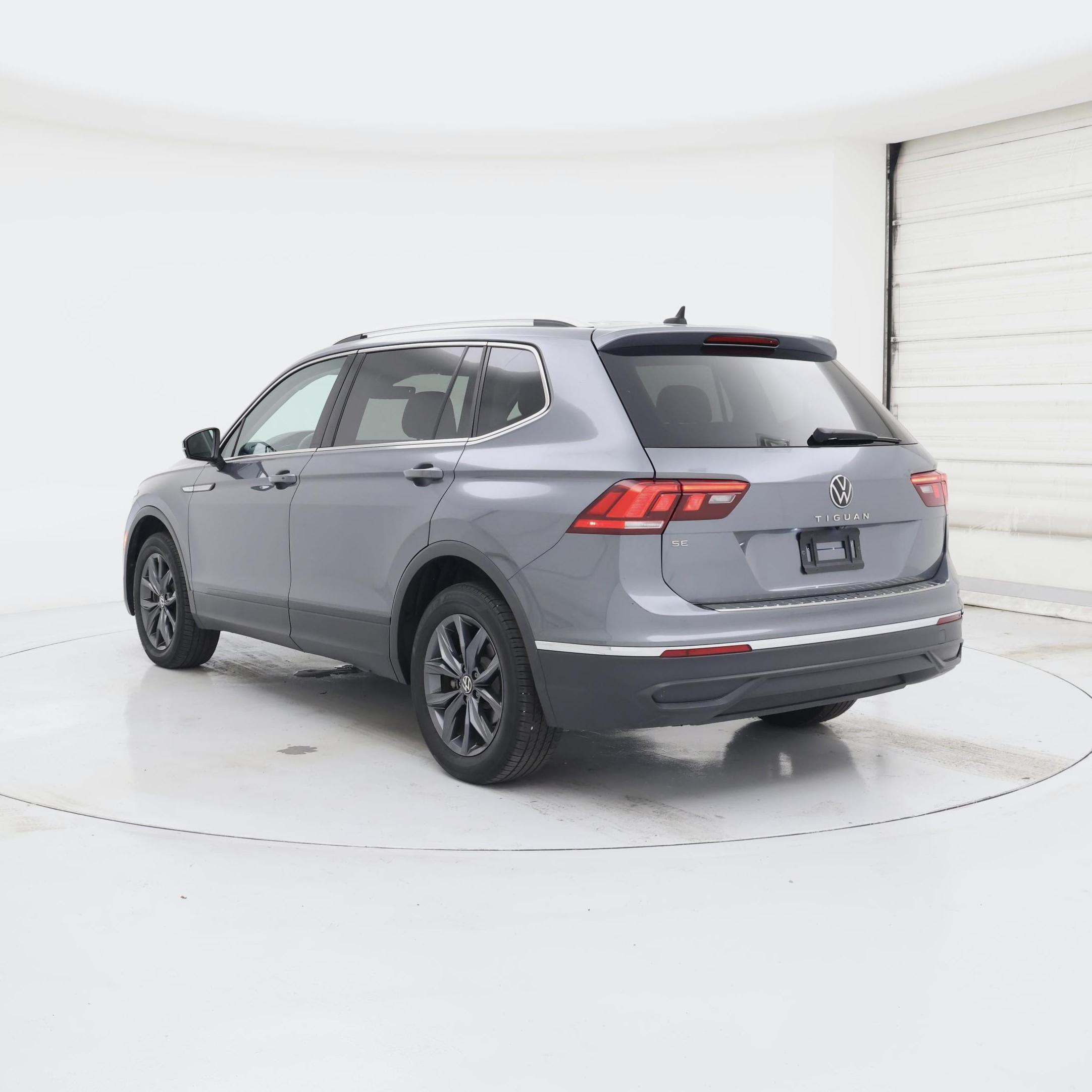 Thumbnail: 2022 Volkswagen Tiguan - 2