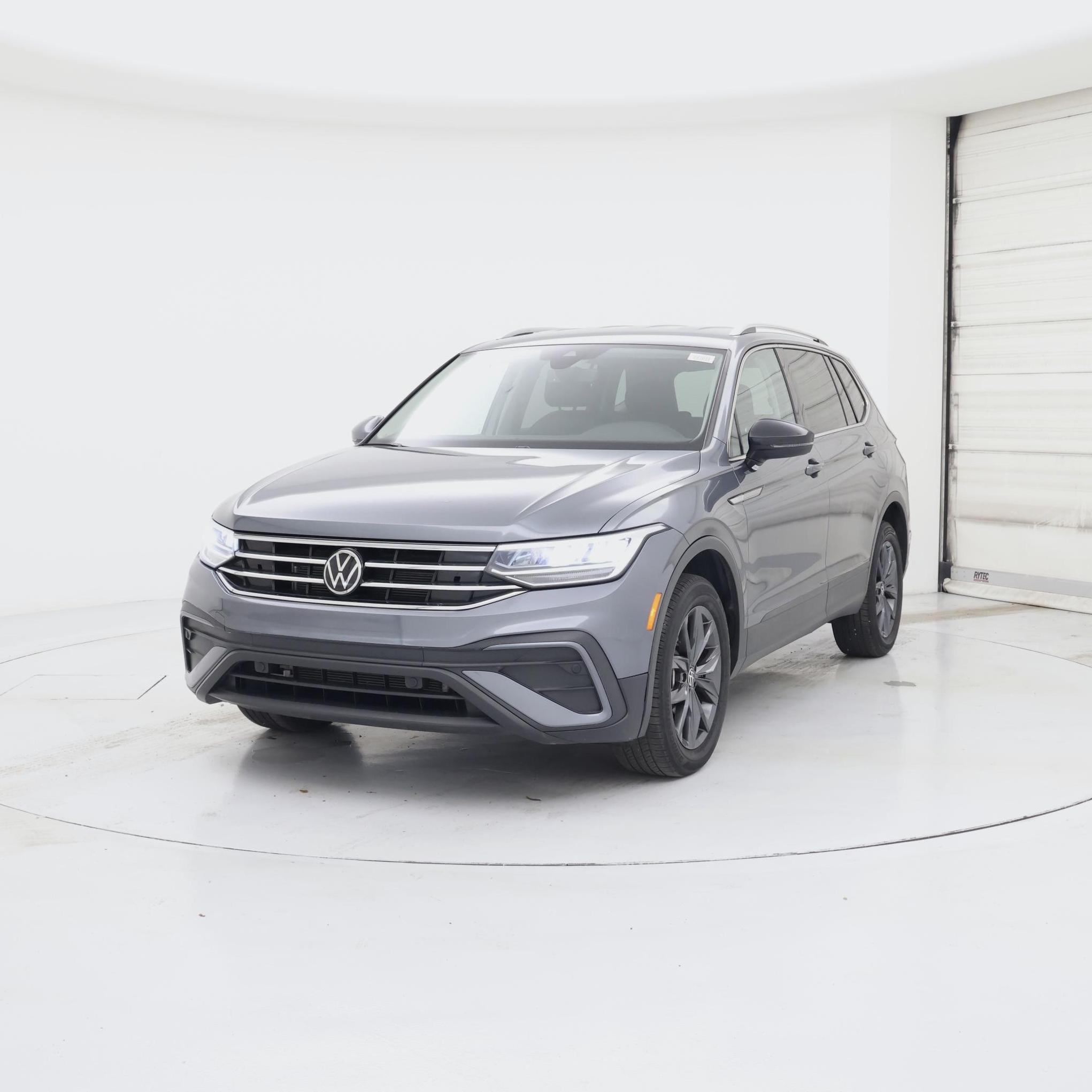 Thumbnail: 2022 Volkswagen Tiguan - 4