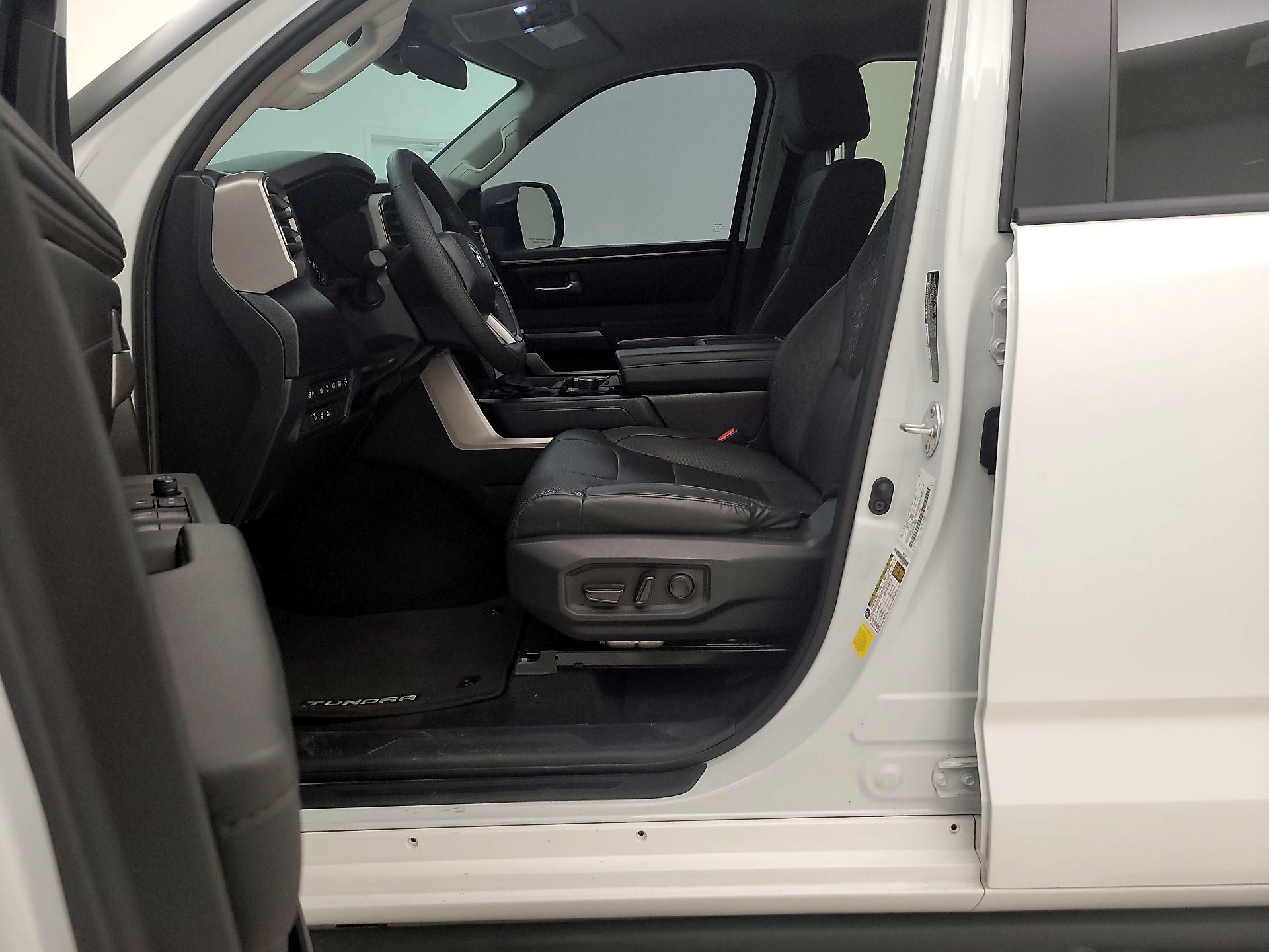 Thumbnail: 2024 Toyota Tundra - 9