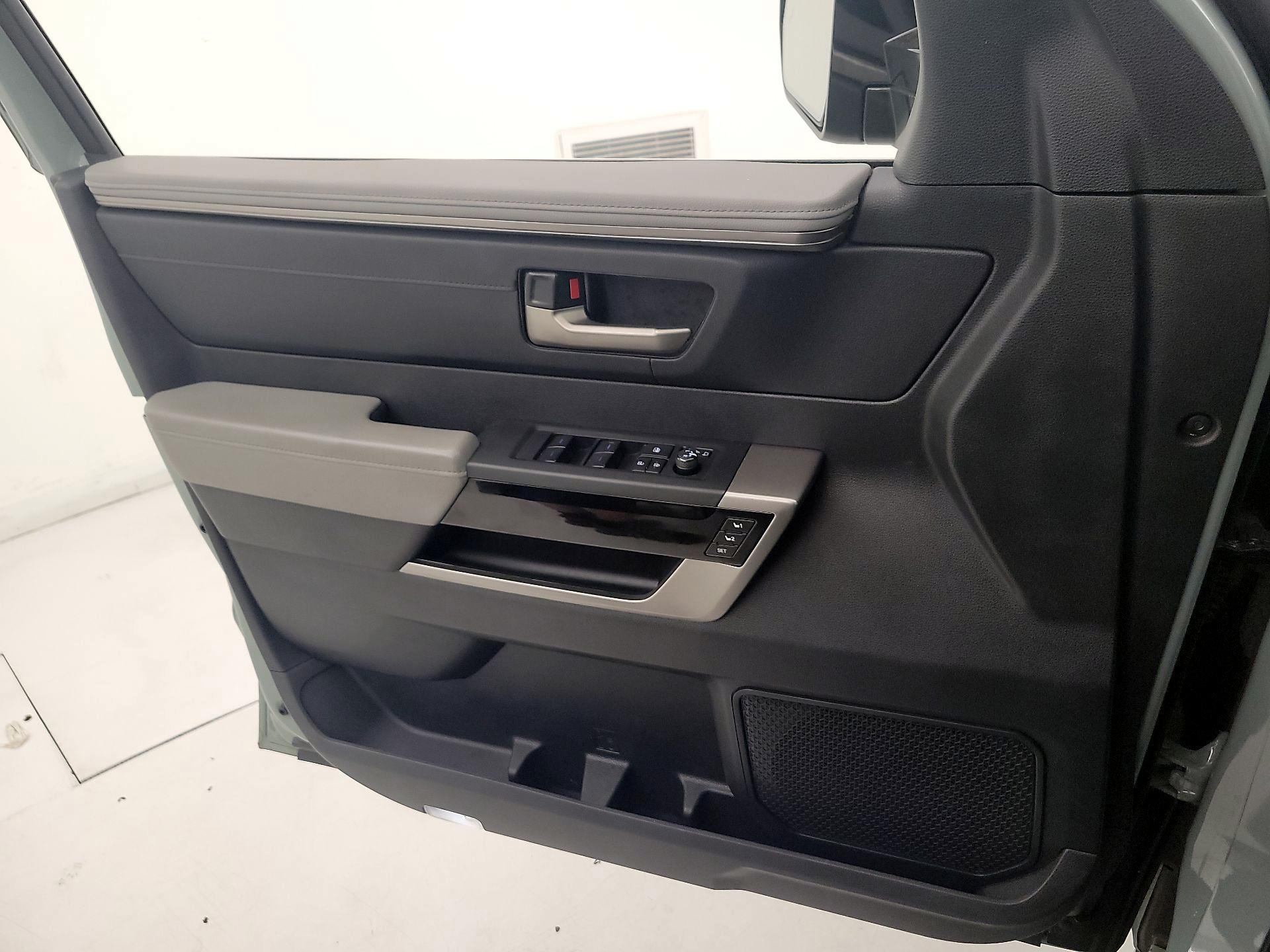 Thumbnail: 2022 Toyota Tundra - 12