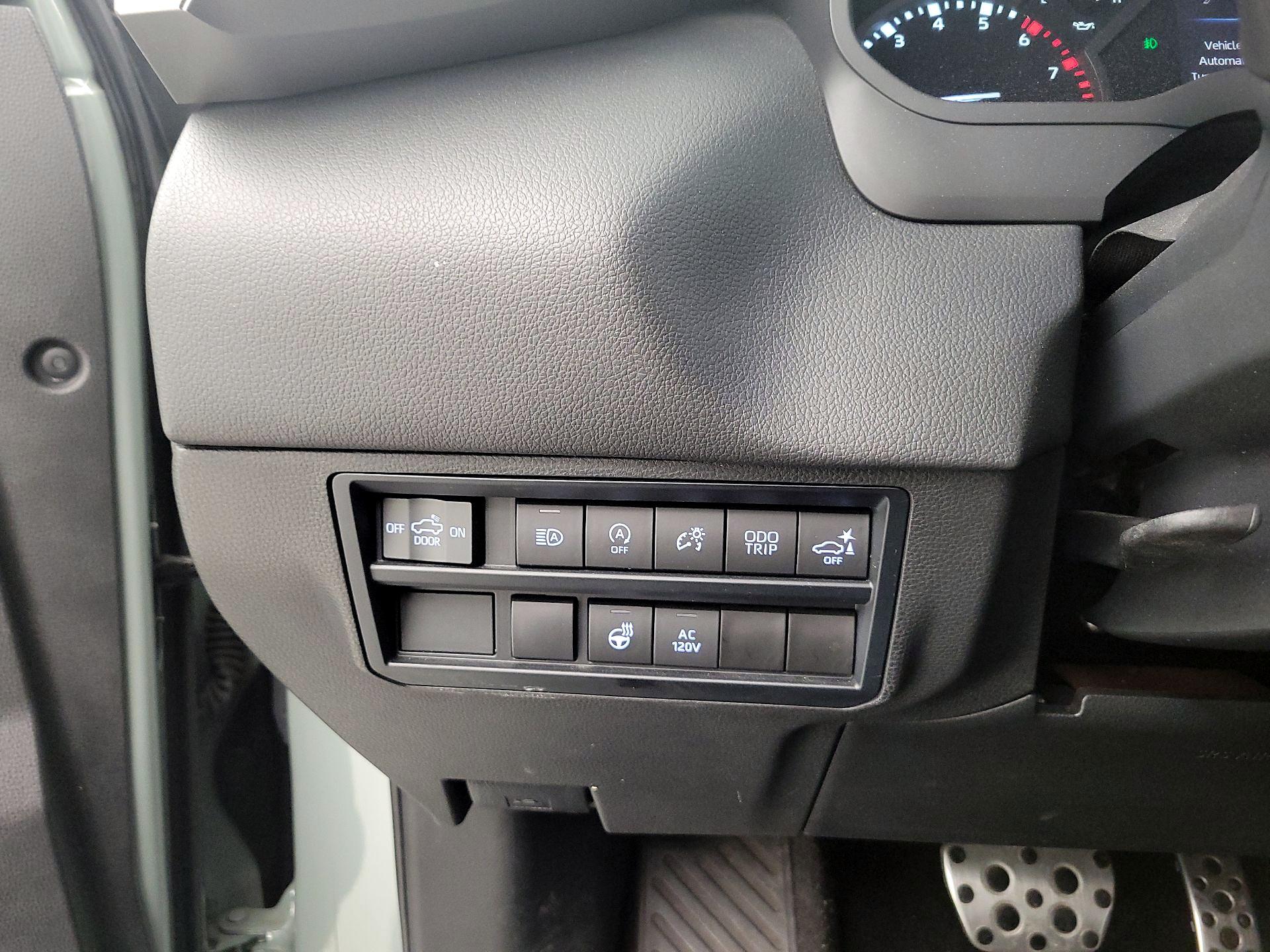 Thumbnail: 2022 Toyota Tundra - 13