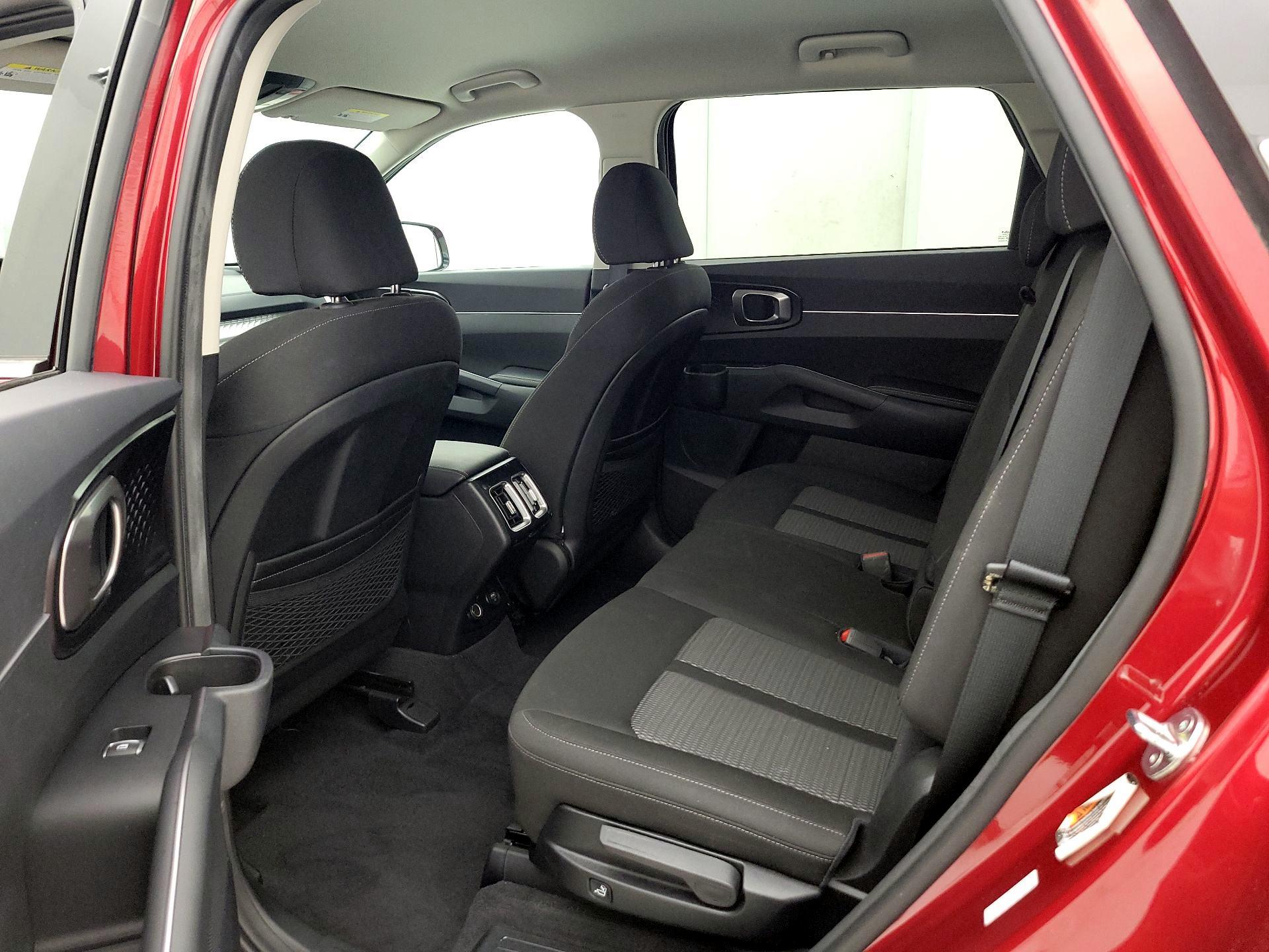 Thumbnail: 2023 Kia Sorento - 17