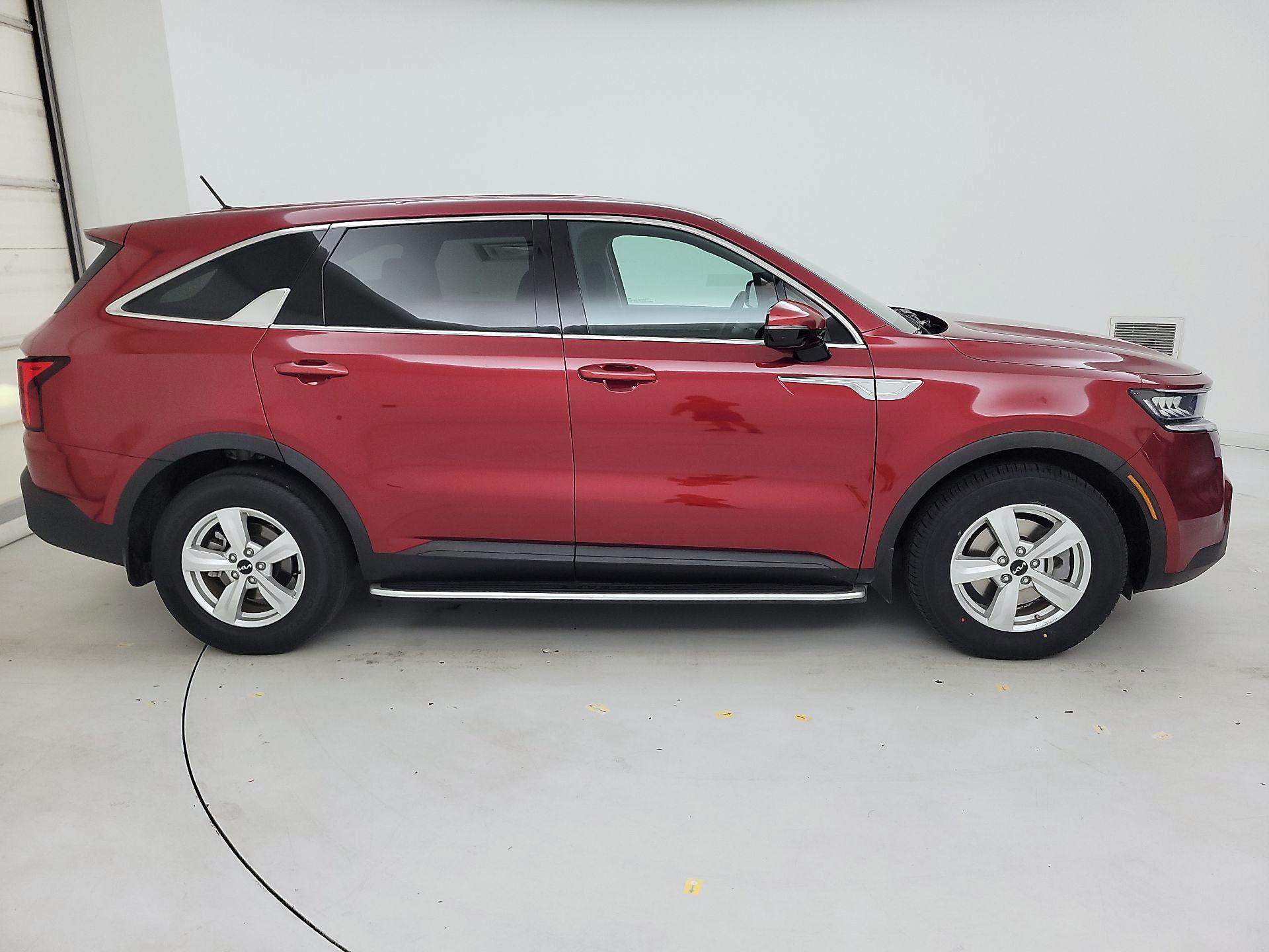 Thumbnail: 2023 Kia Sorento - 4