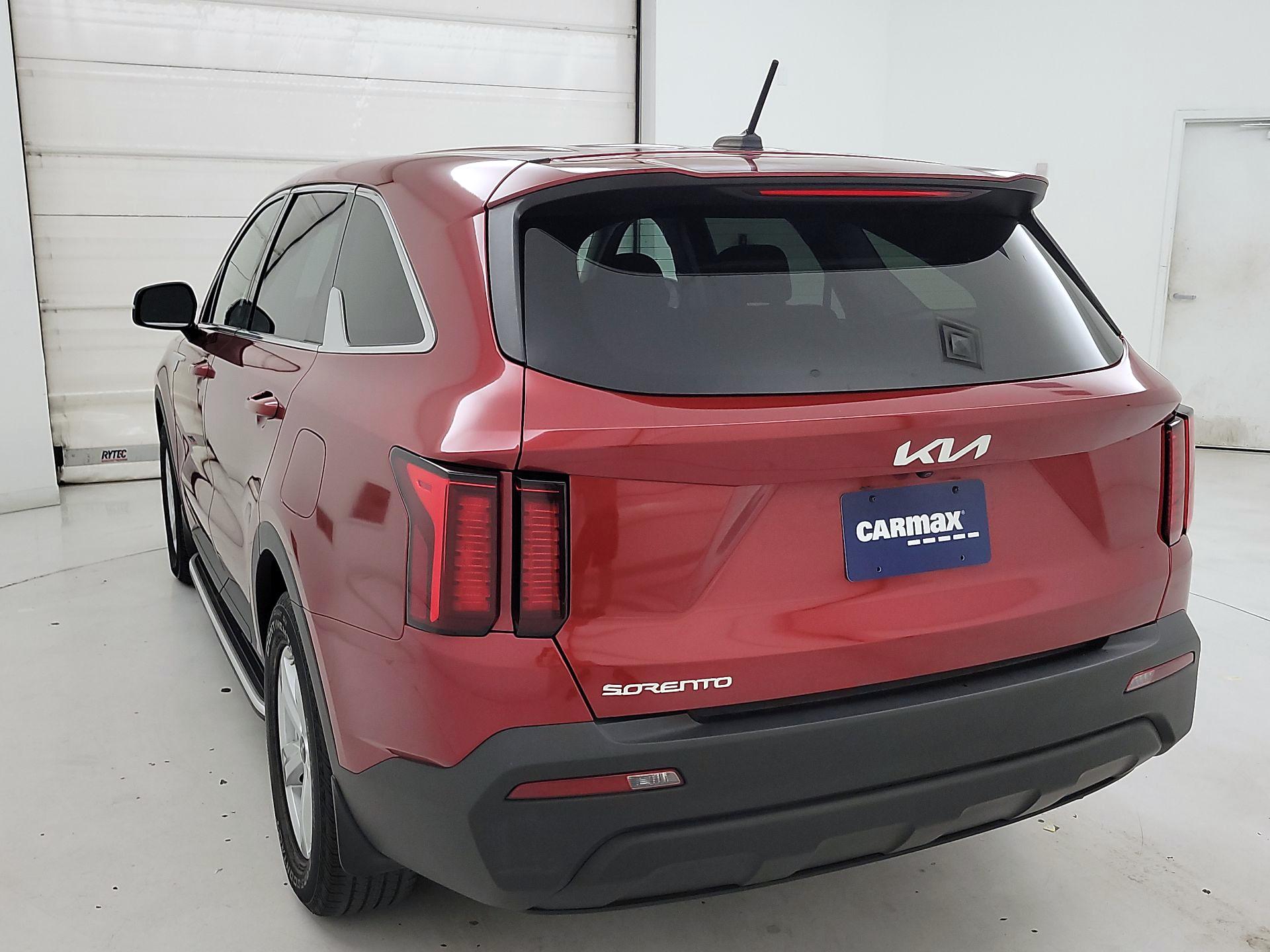 Thumbnail: 2023 Kia Sorento - 7