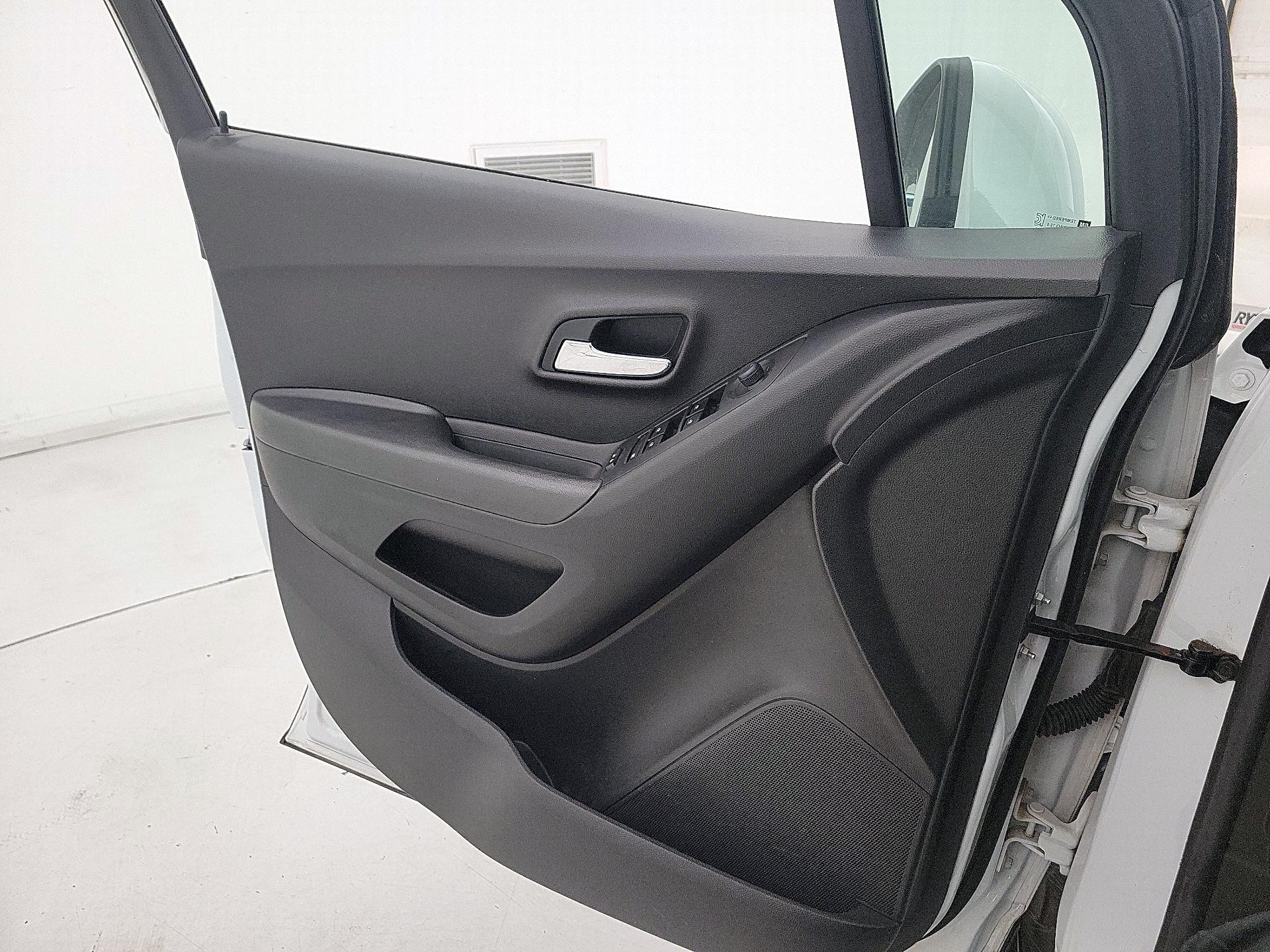 Thumbnail: 2020 Chevrolet Trax - 12