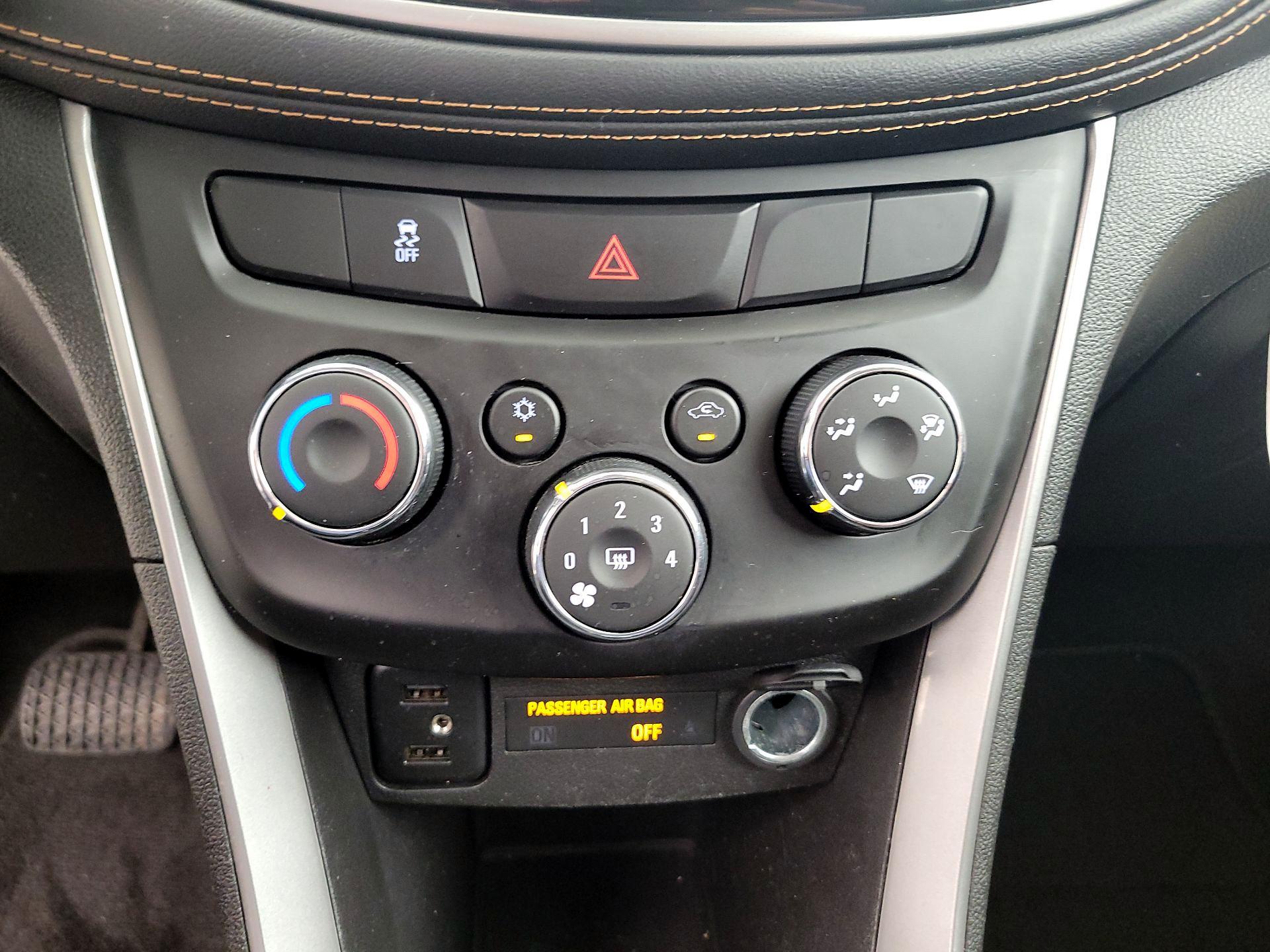 Thumbnail: 2020 Chevrolet Trax - 16