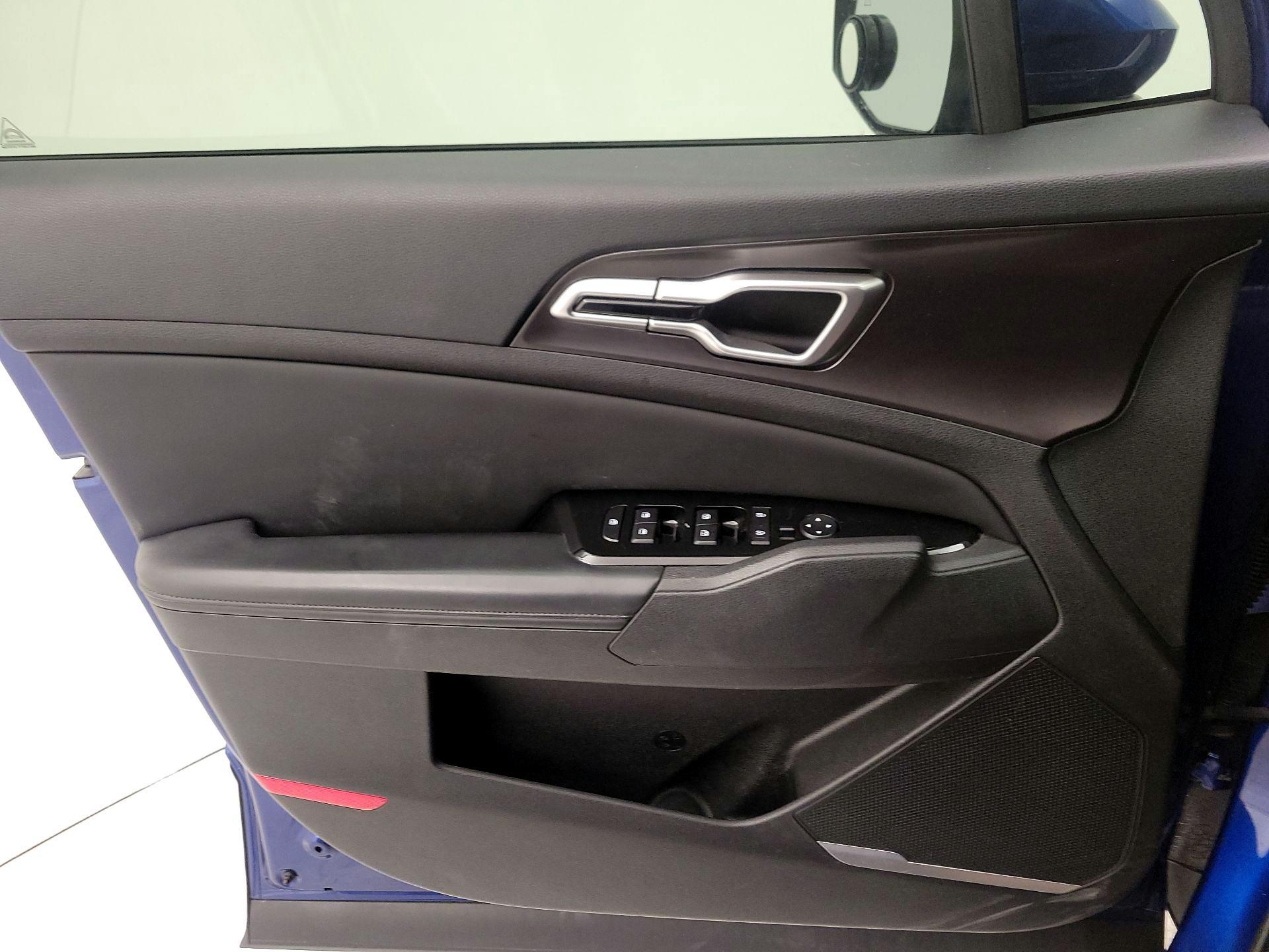 Thumbnail: 2023 Kia Sportage - 12