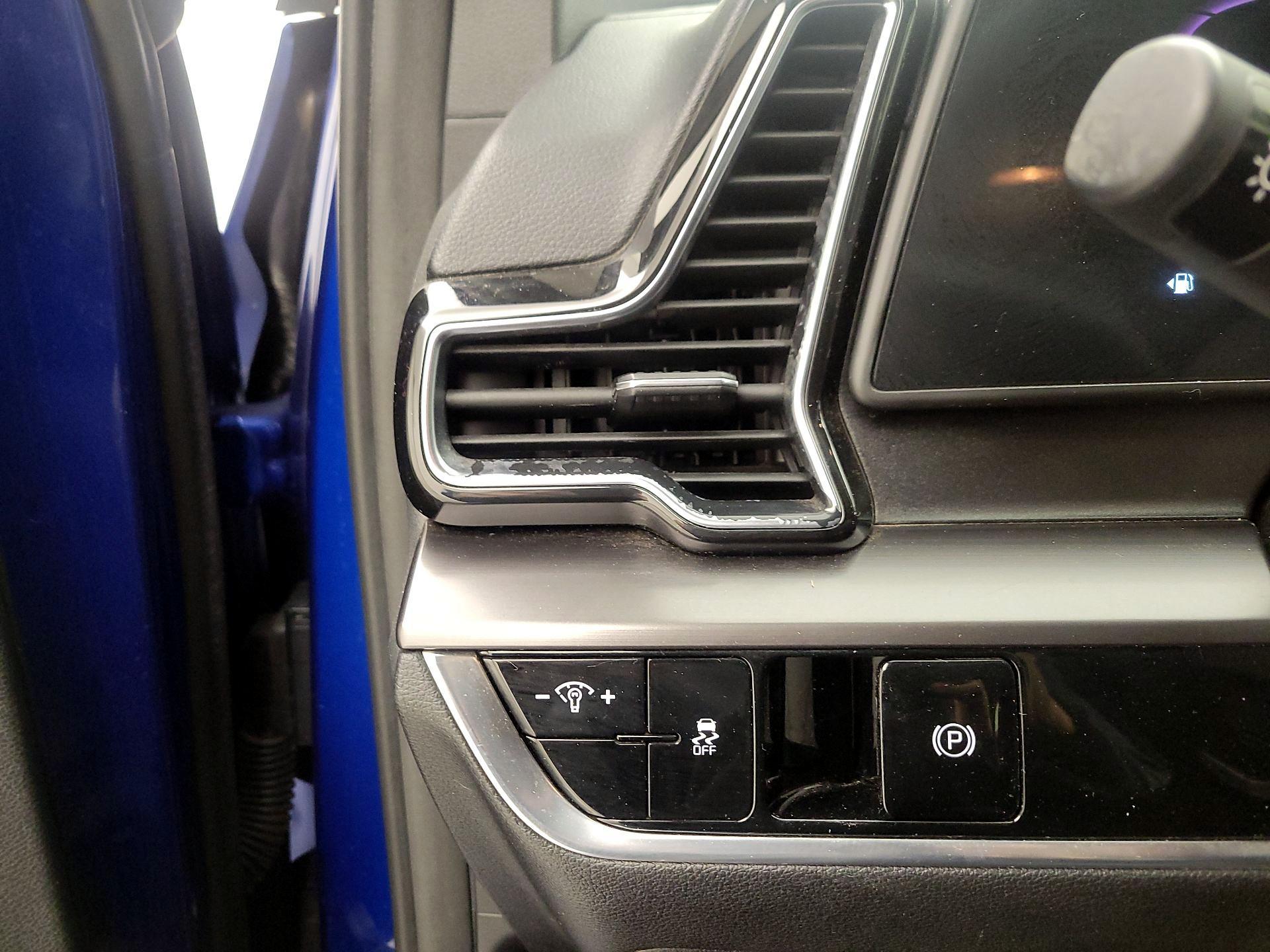 Thumbnail: 2023 Kia Sportage - 13