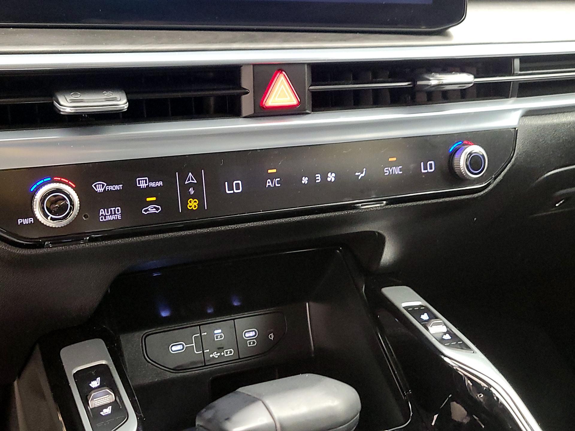 Thumbnail: 2025 Kia Sorento - 16