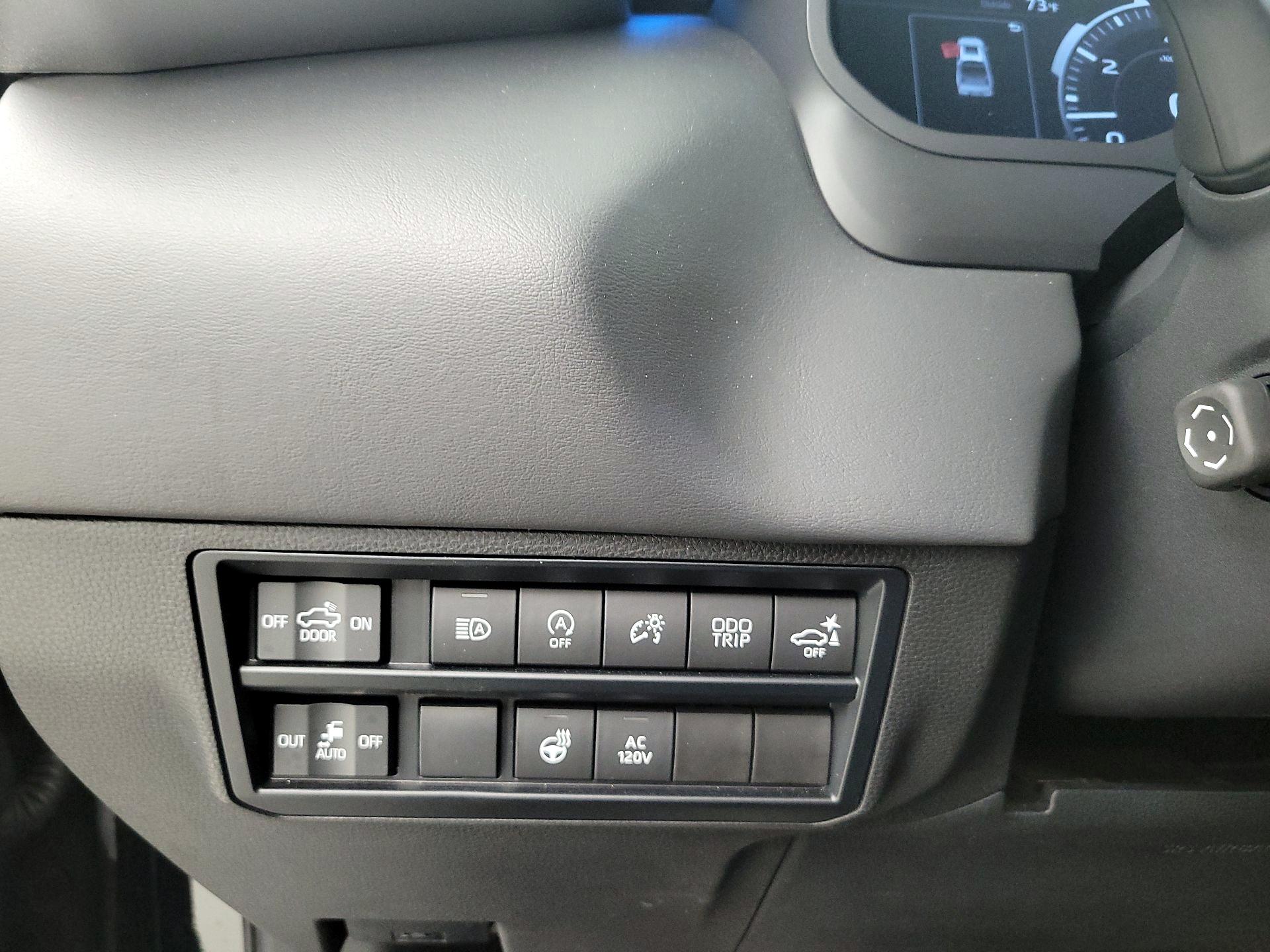 Thumbnail: 2023 Toyota Tundra - 13