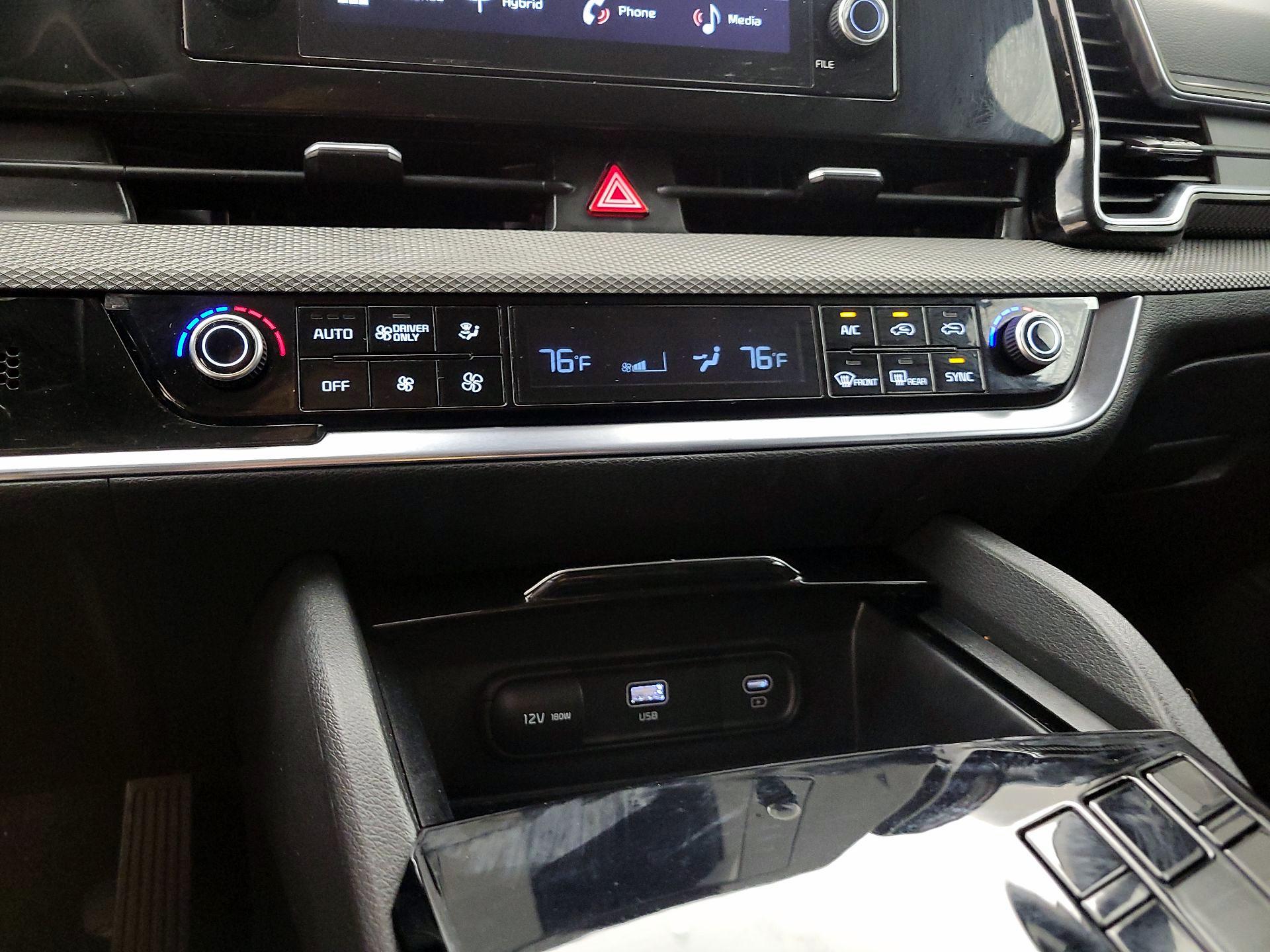 Thumbnail: 2025 Kia Sportage - 16