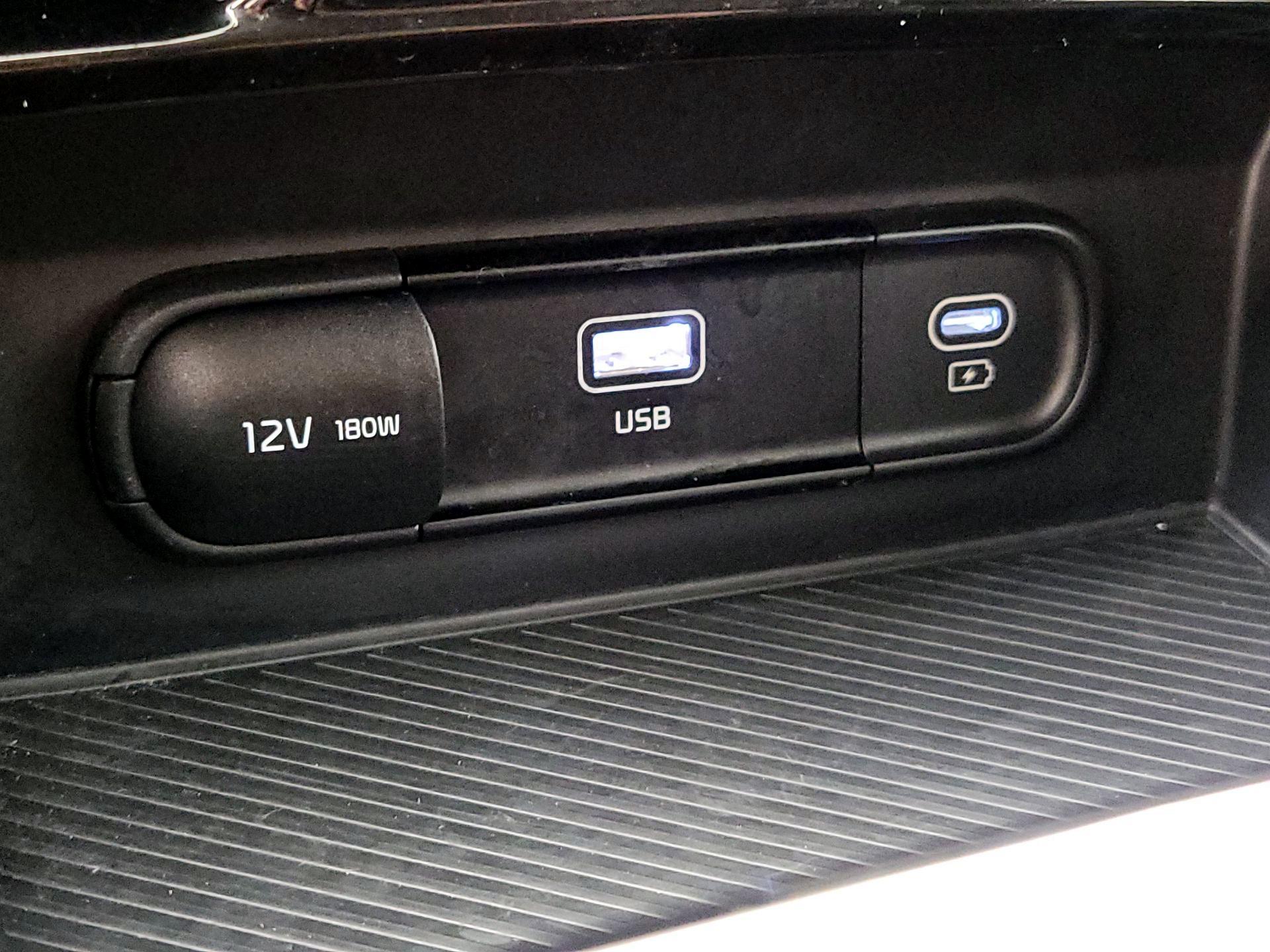 Thumbnail: 2025 Kia Sportage - 18