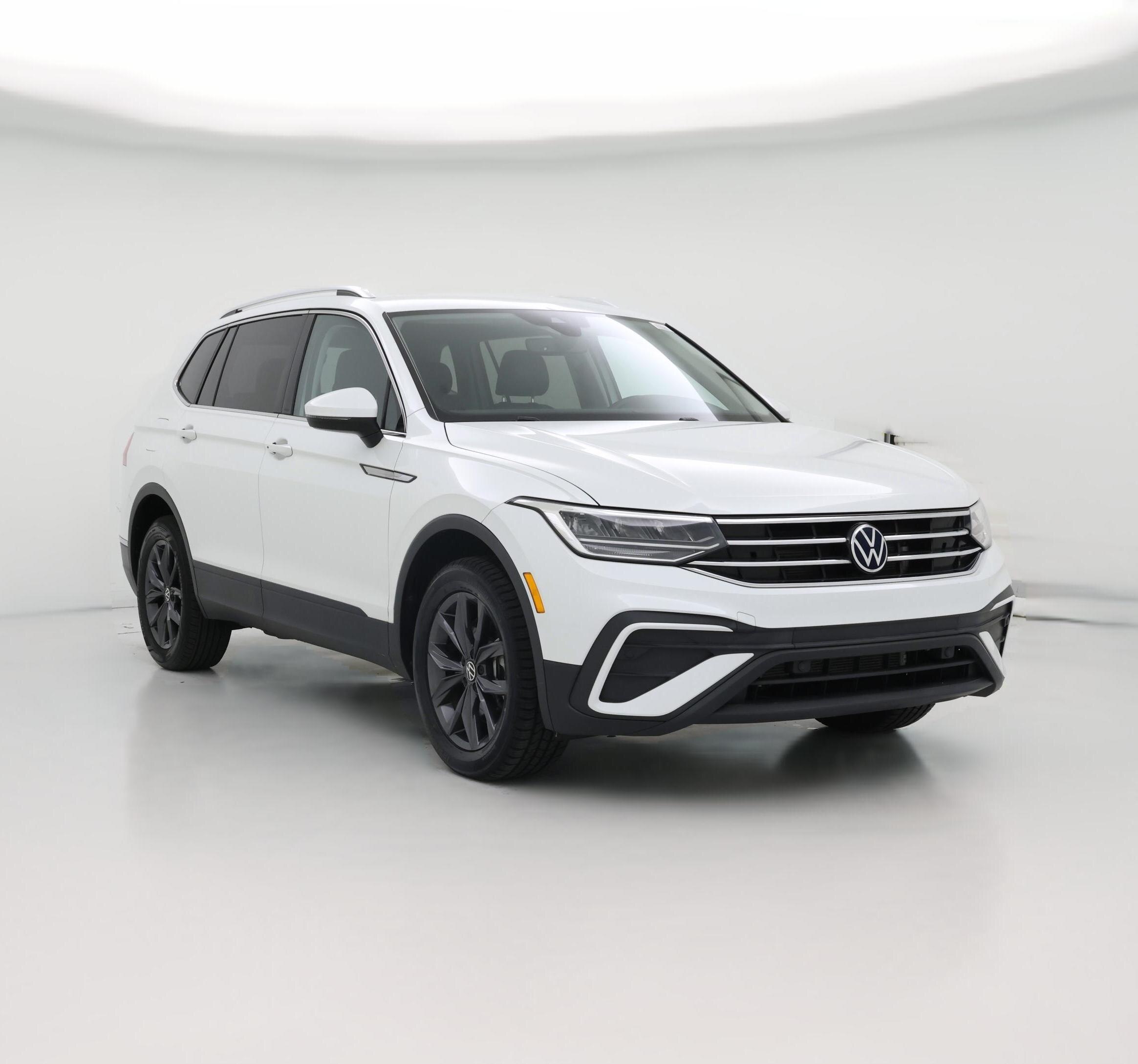 Thumbnail: 2023 Volkswagen Tiguan - 1