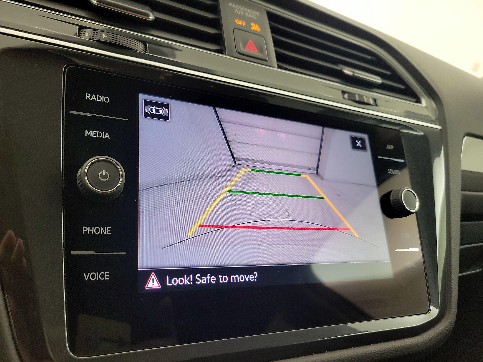 Thumbnail: 2023 Volkswagen Tiguan - 14