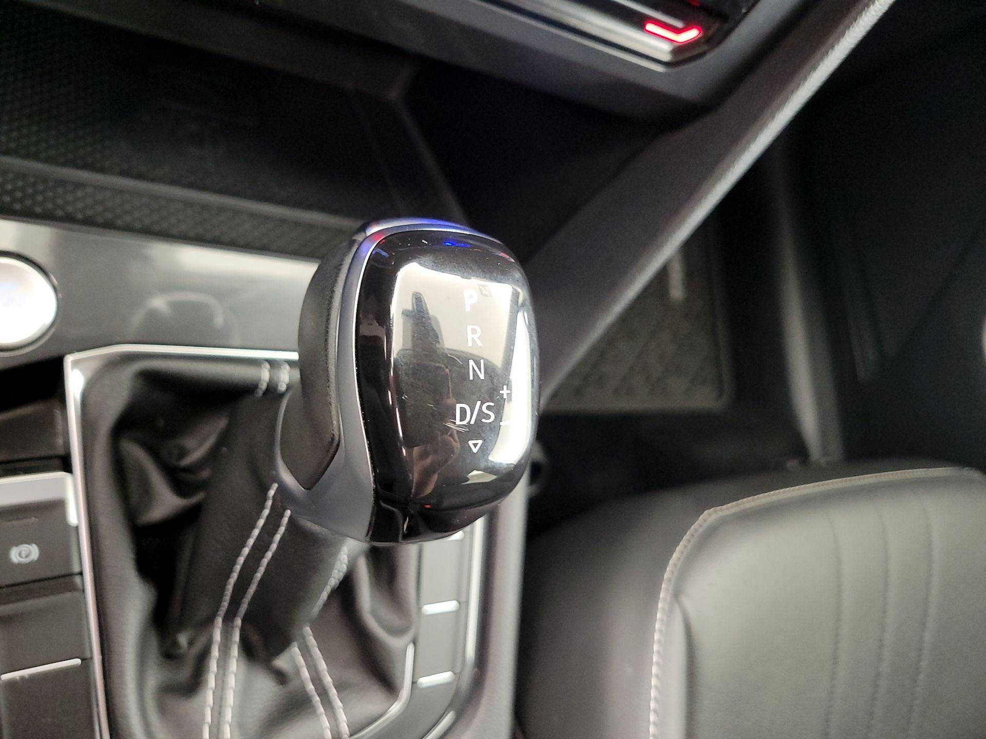 Thumbnail: 2023 Volkswagen Tiguan - 17