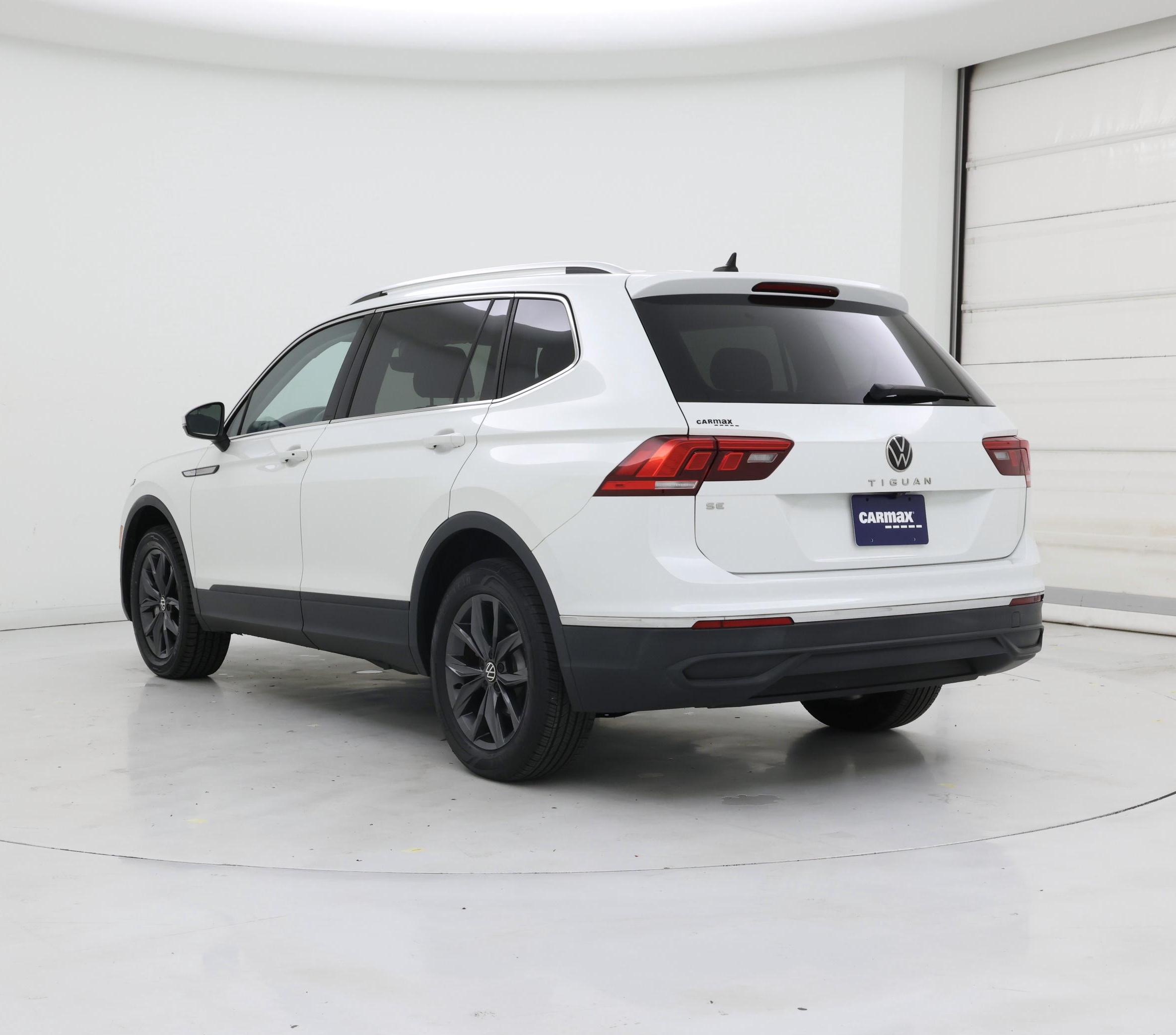 Thumbnail: 2023 Volkswagen Tiguan - 2